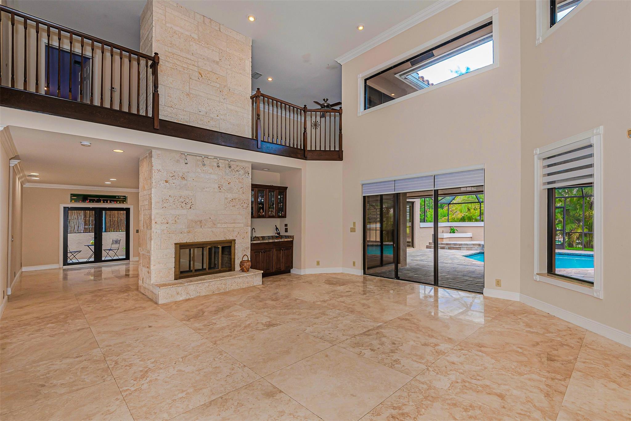 1833 Colonial Dr