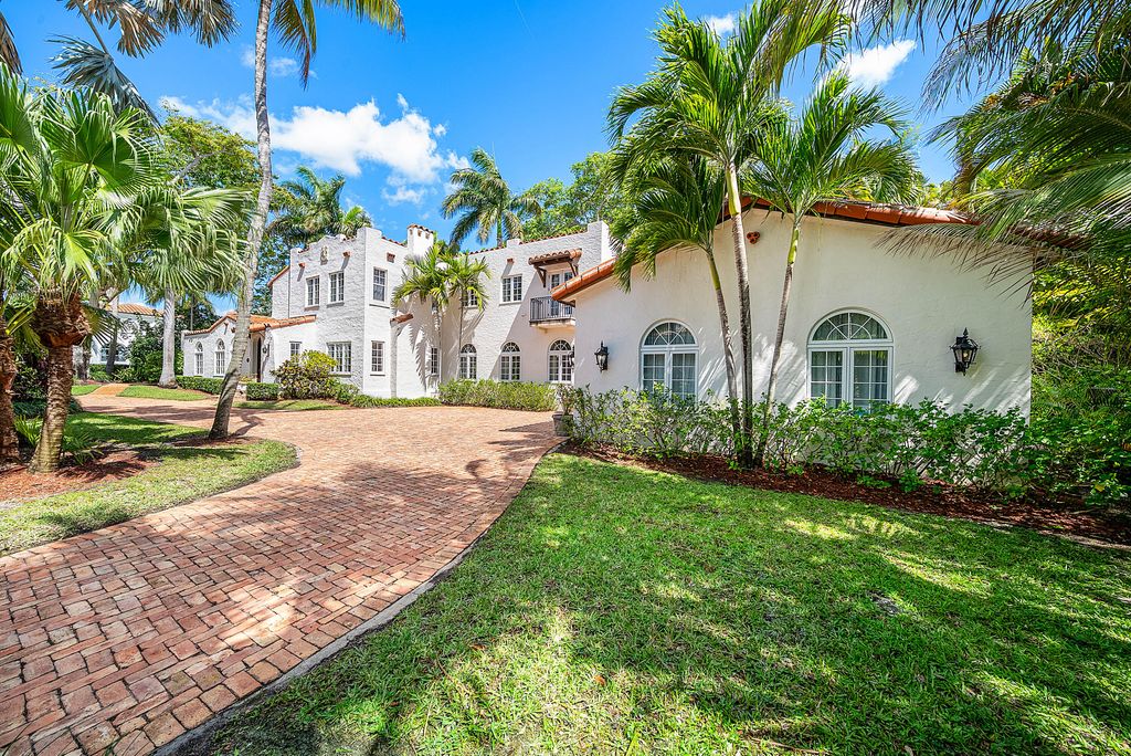Photo of 255 Cordova Road, West Palm Beach, FL 33401 (MLS # B26019745)