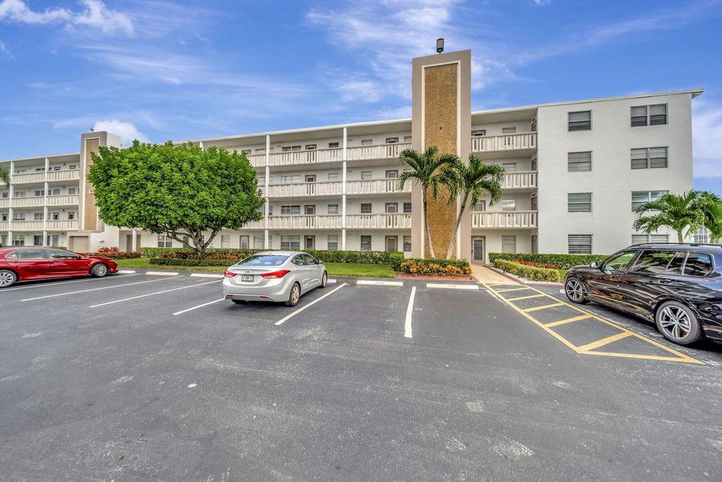 Photo of 4039 Rexford #C, Boca Raton, FL 33434 (MLS # R11133211)