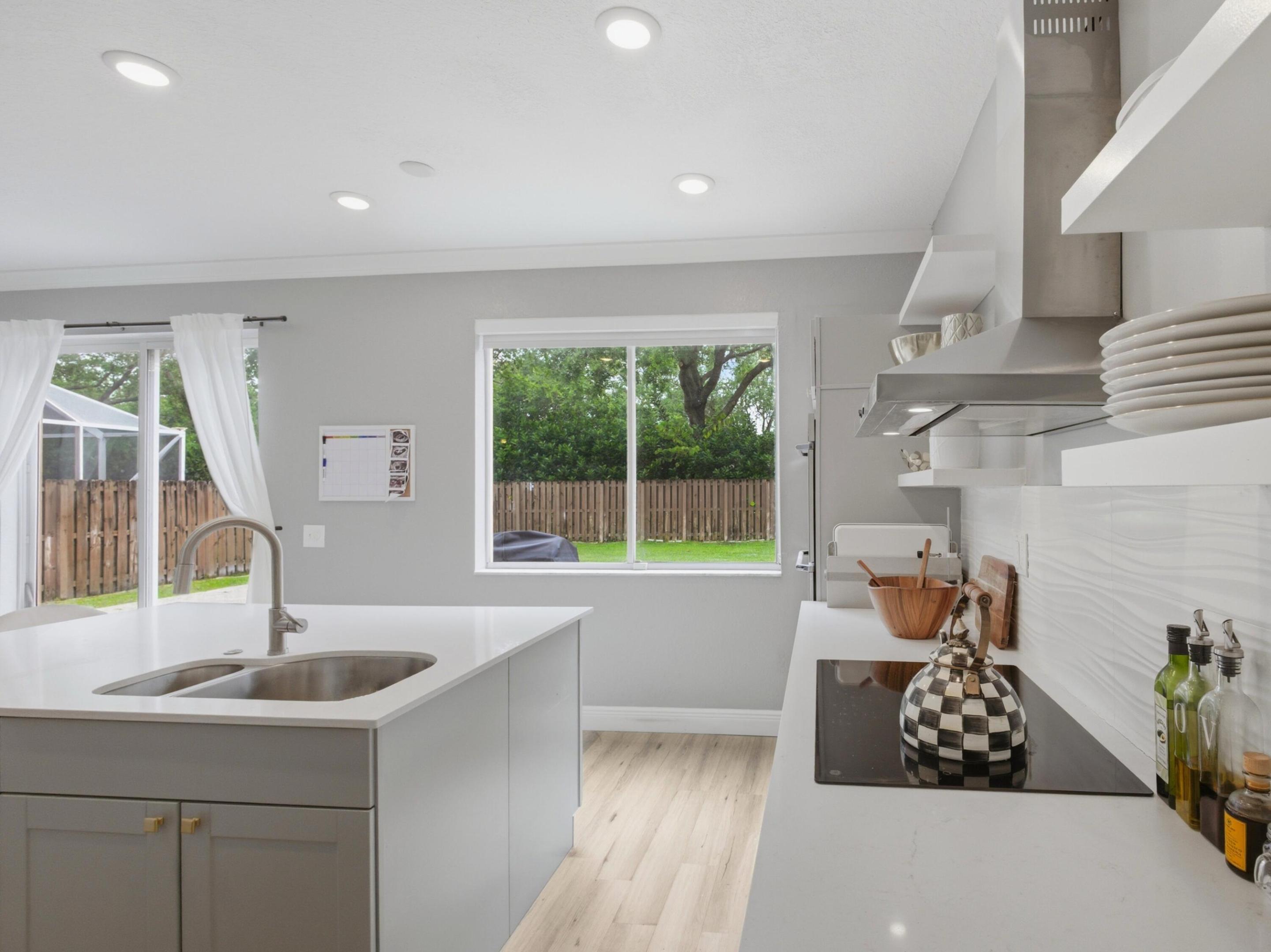 BANYAN TRAILS - Residential