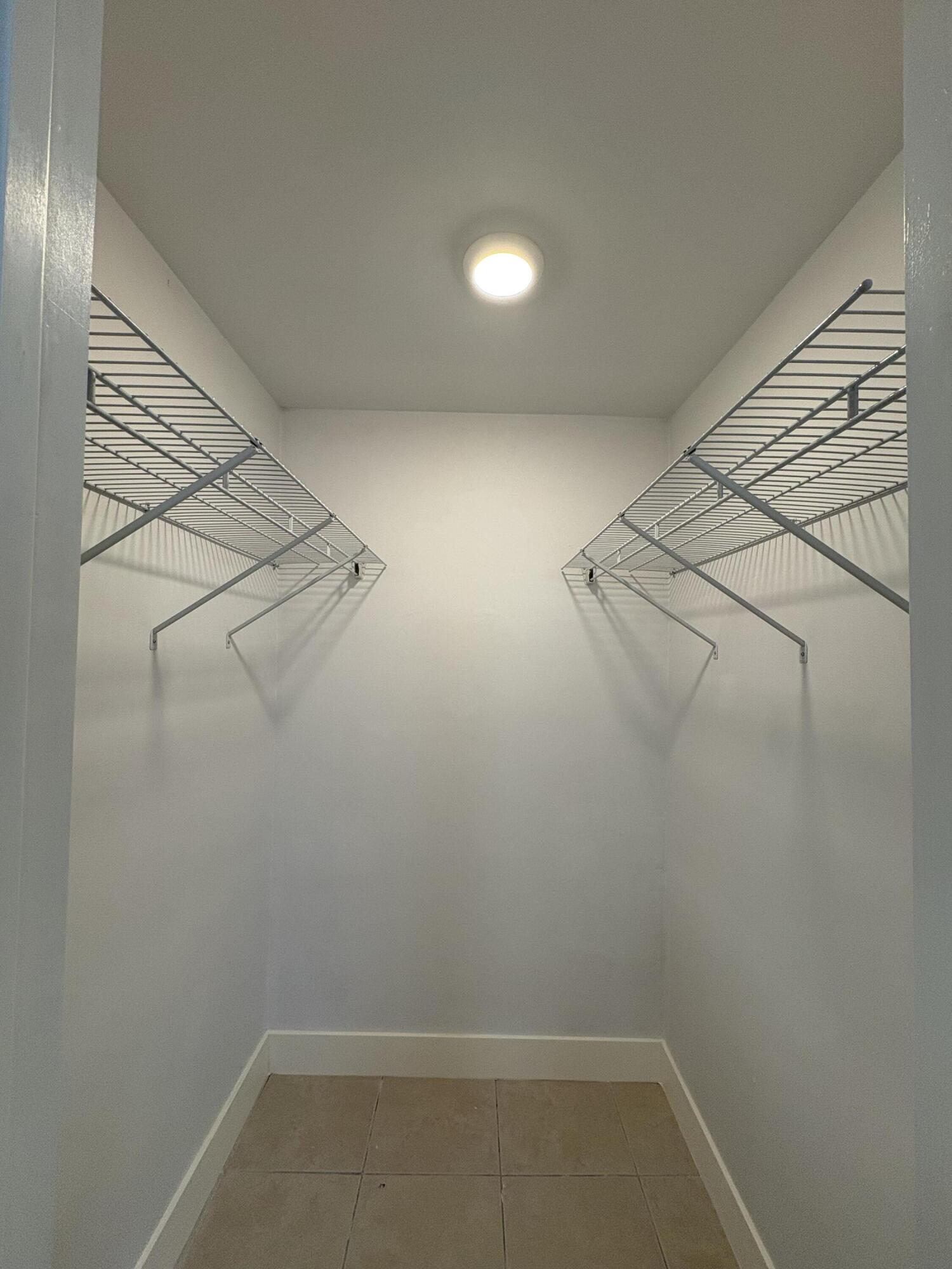 PALM BEACH FARMS CO 7 - Residential Lease