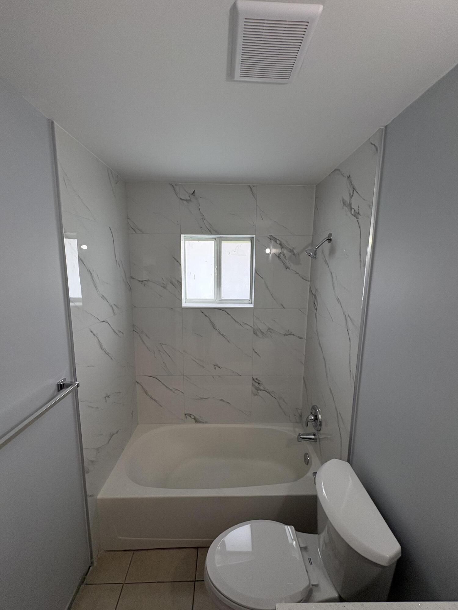 PALM BEACH FARMS CO 7 - Residential Lease