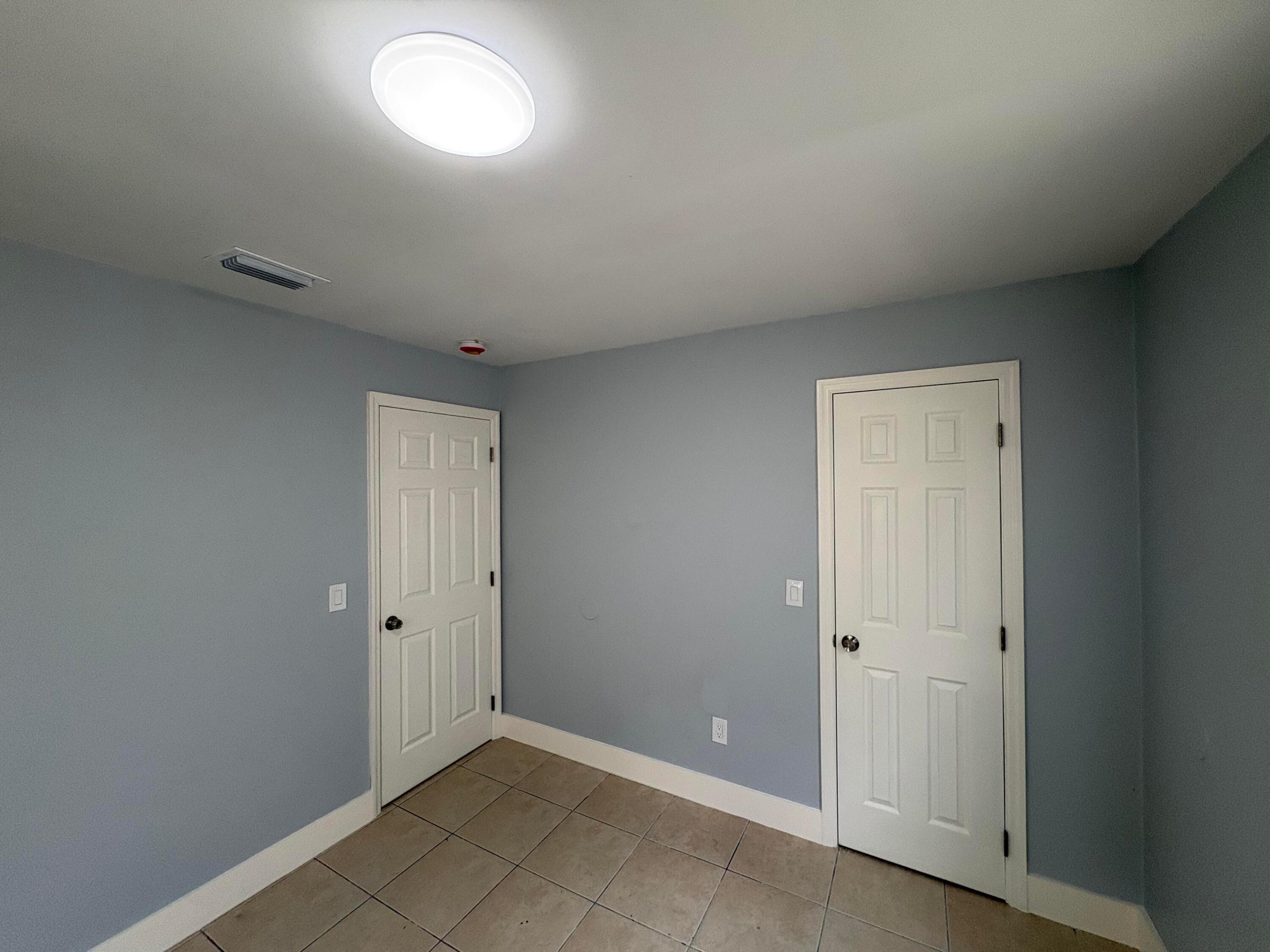 PALM BEACH FARMS CO 7 - Residential Lease