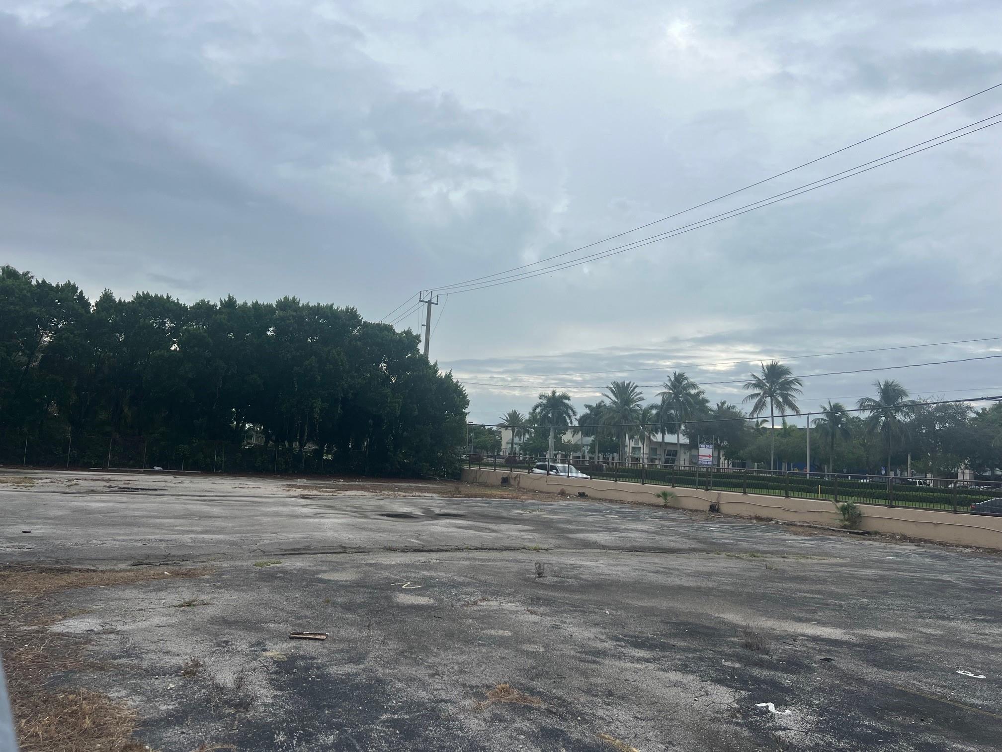 Sunshine City 76-34 B - Land