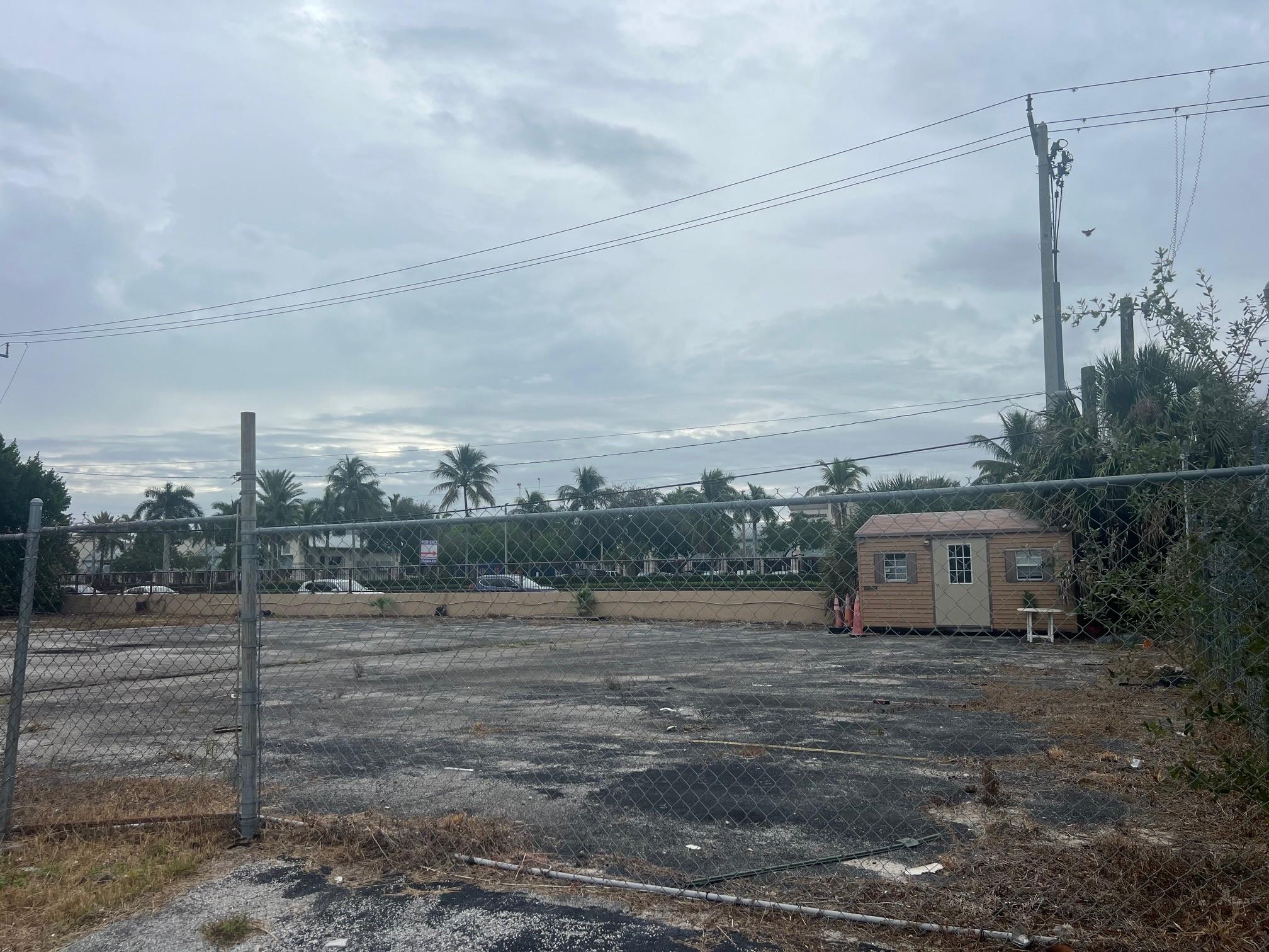 Sunshine City 76-34 B - Land