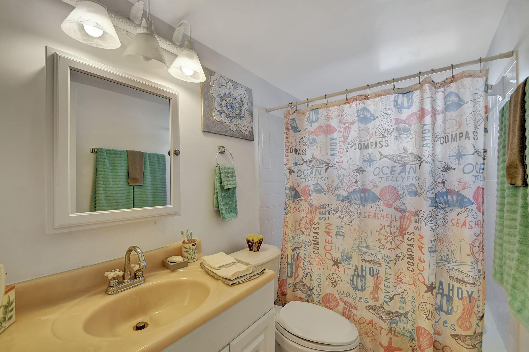 VILLAGE ROYALE GREENDALE CONDOMINIUMS - Residential