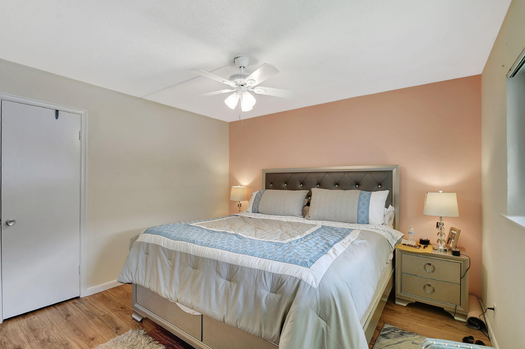 VILLAGE ROYALE GREENDALE CONDOMINIUMS - Residential