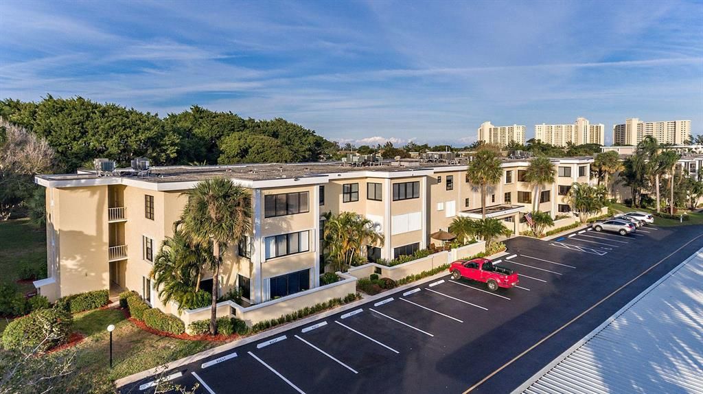 Photo of 300 N Highway A1a, #G-205, Jupiter, FL 33477 (MLS # R10715707)