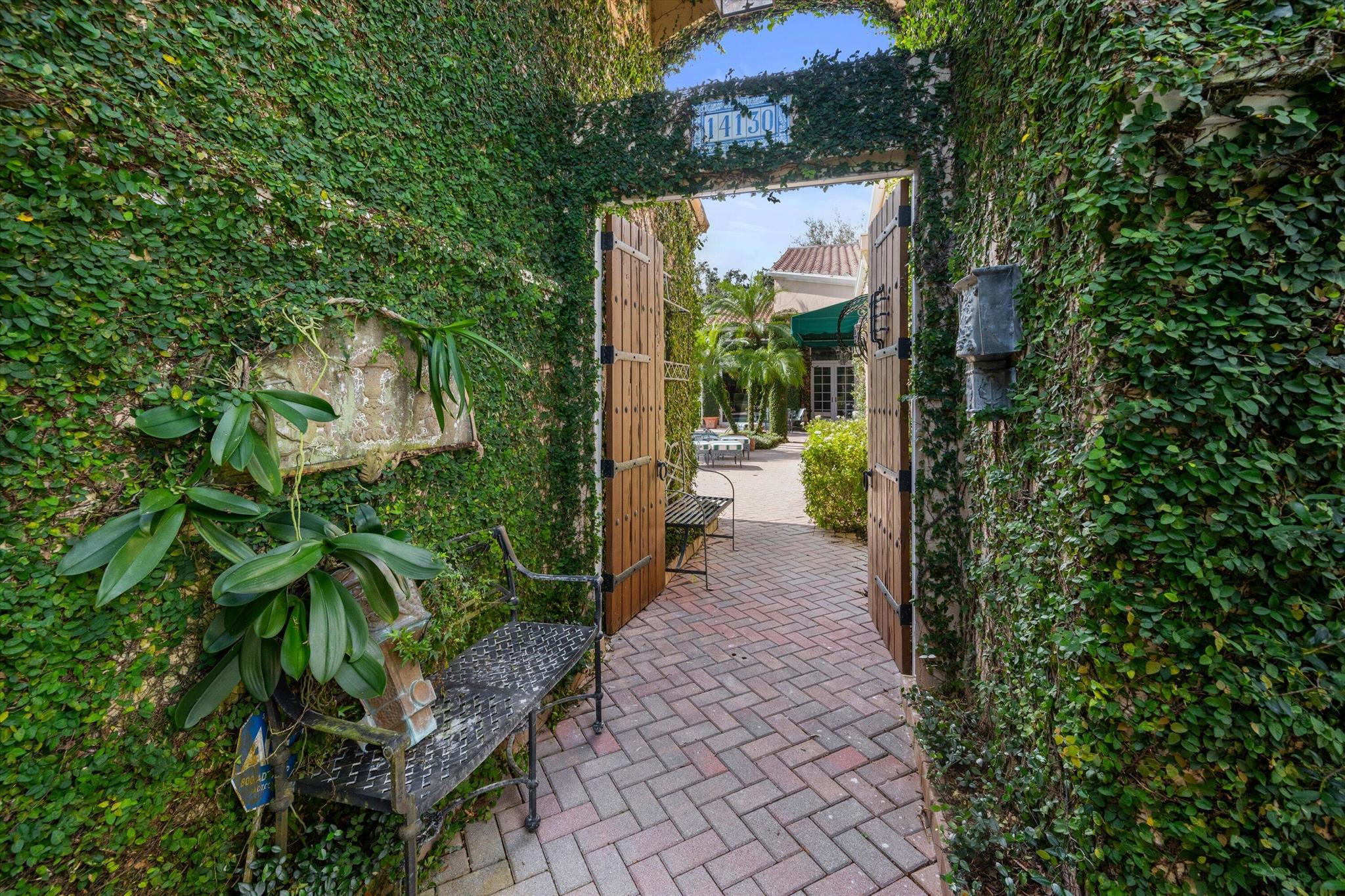 EQUESTRIAN CLUB ESTATES 3 - Residential