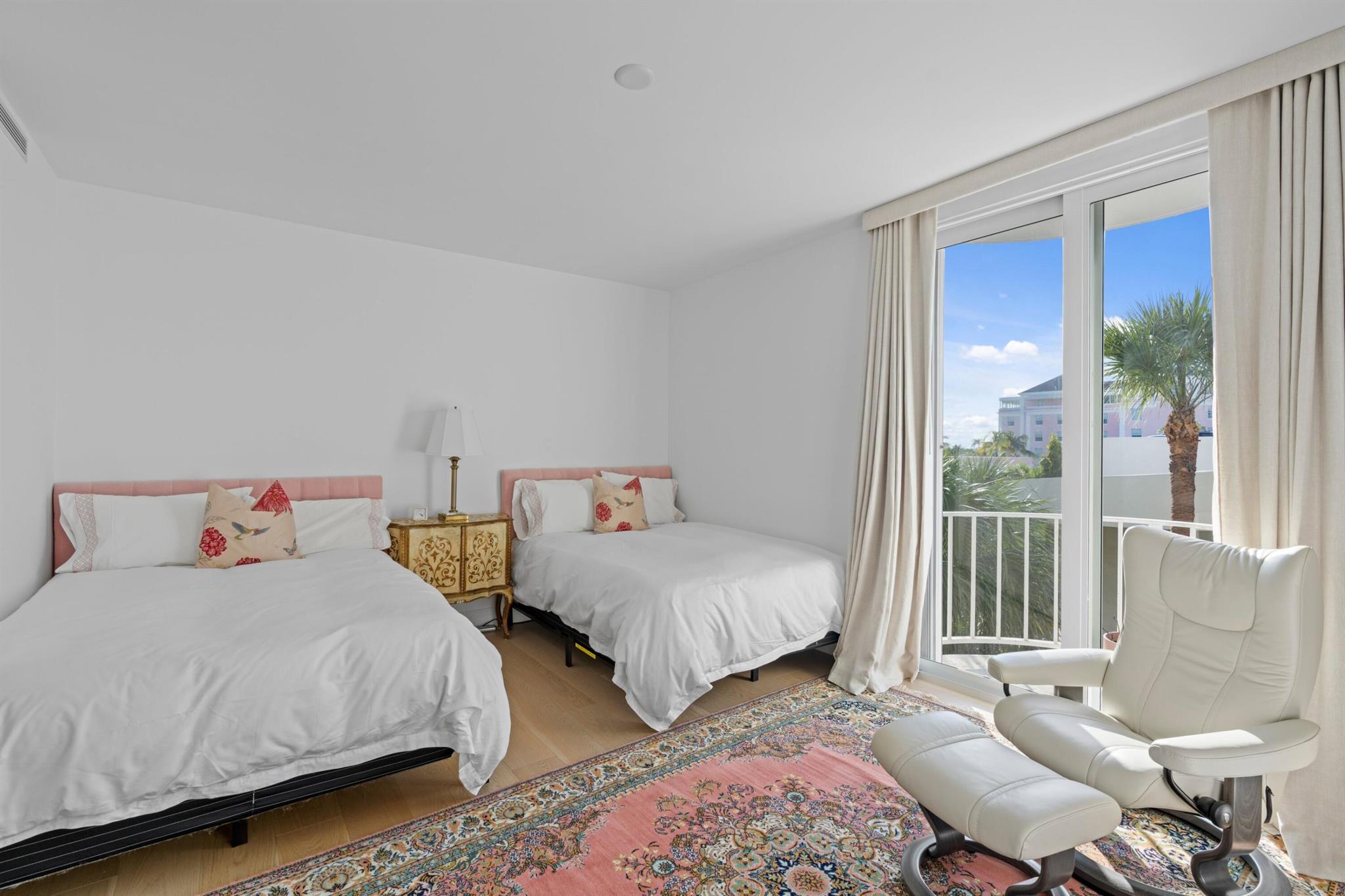 WINTHROP HOUSE COND DECL - Residential