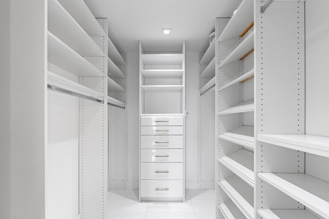 WINTHROP HOUSE COND DECL IN - Residential