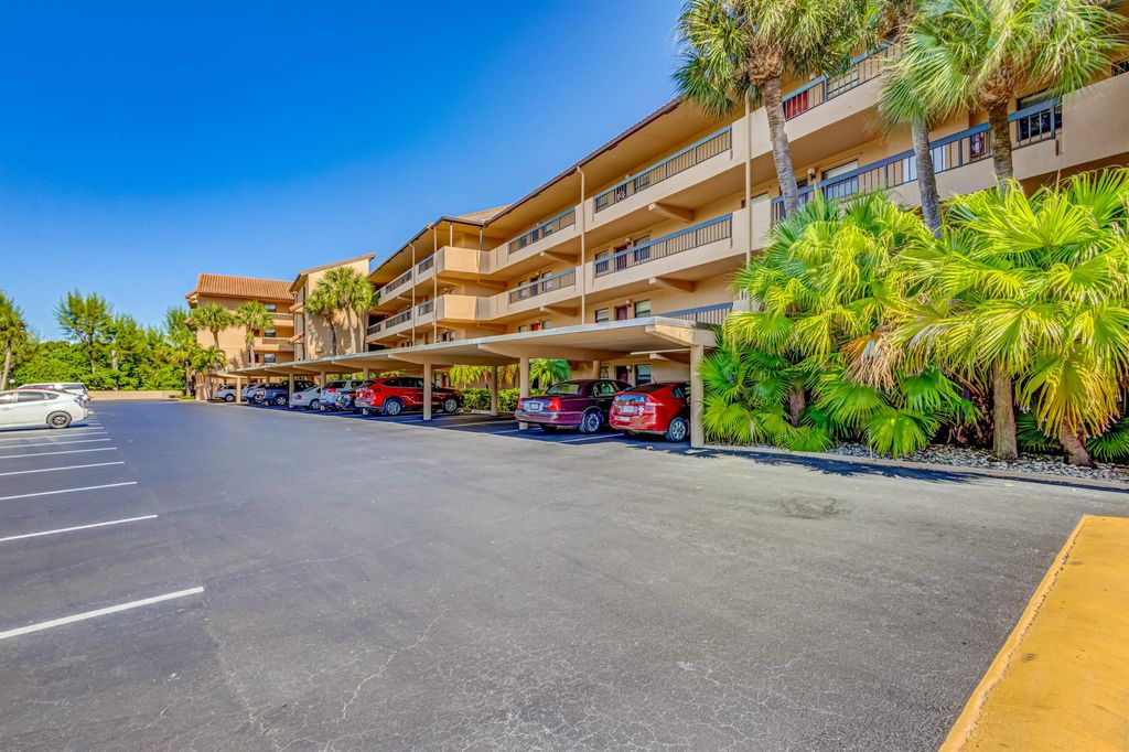 Photo of 1036 Us Highway 1 #321, North Palm Beach, FL 33408 (MLS # R10987217)