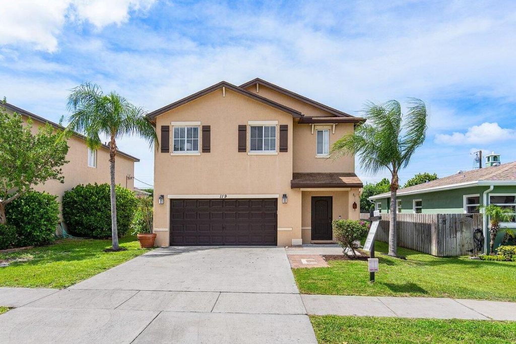 Photo of 119 SW 2nd Avenue, Boynton Beach, FL 33435 (MLS # R10997266)