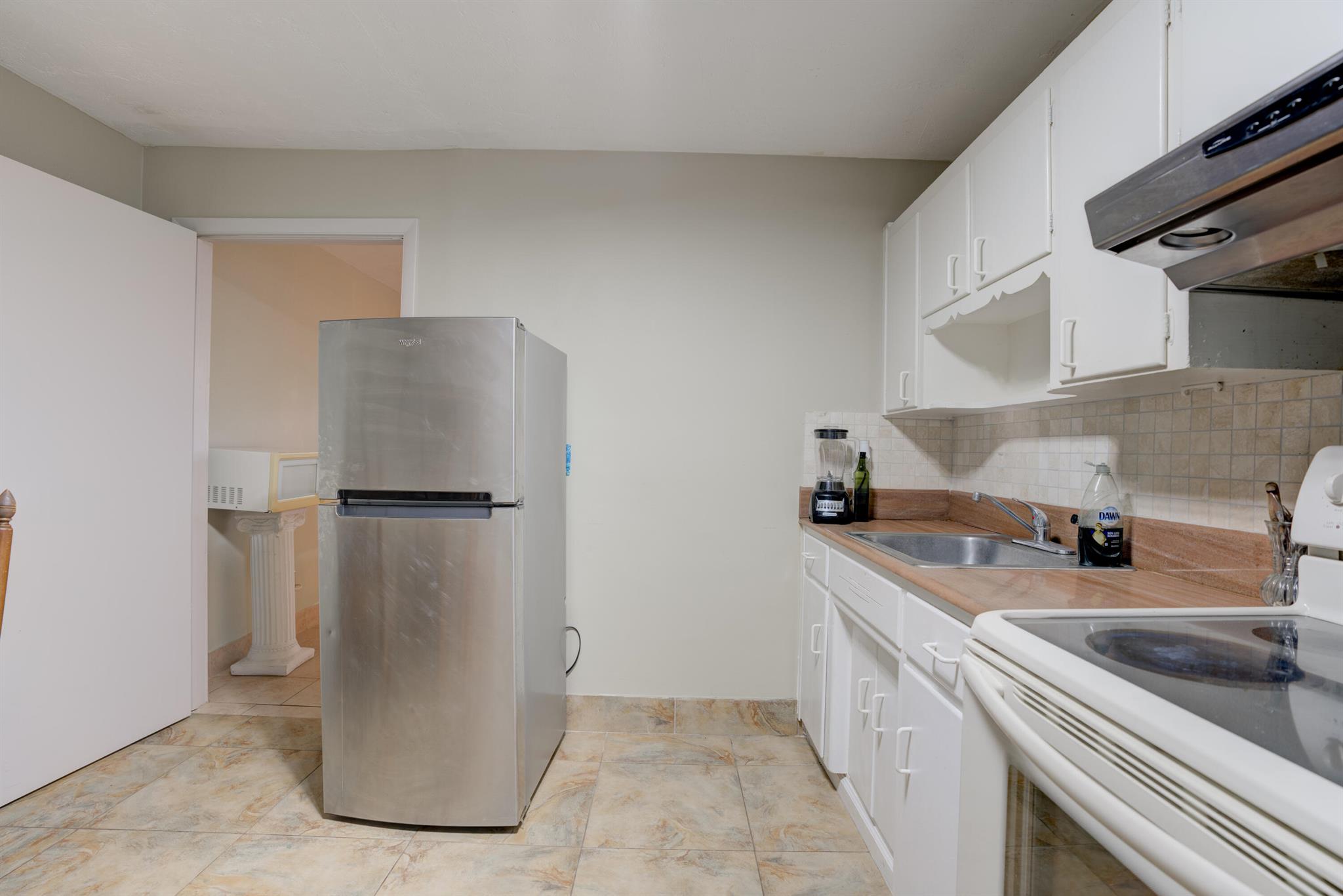 EASTVIEW MANOR - Residential Income