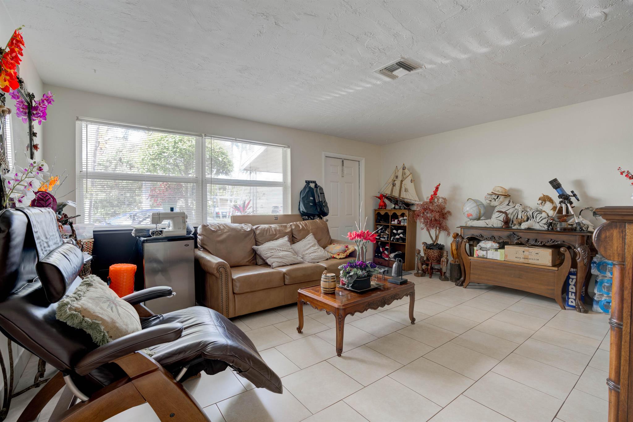 EASTVIEW MANOR - Residential Income