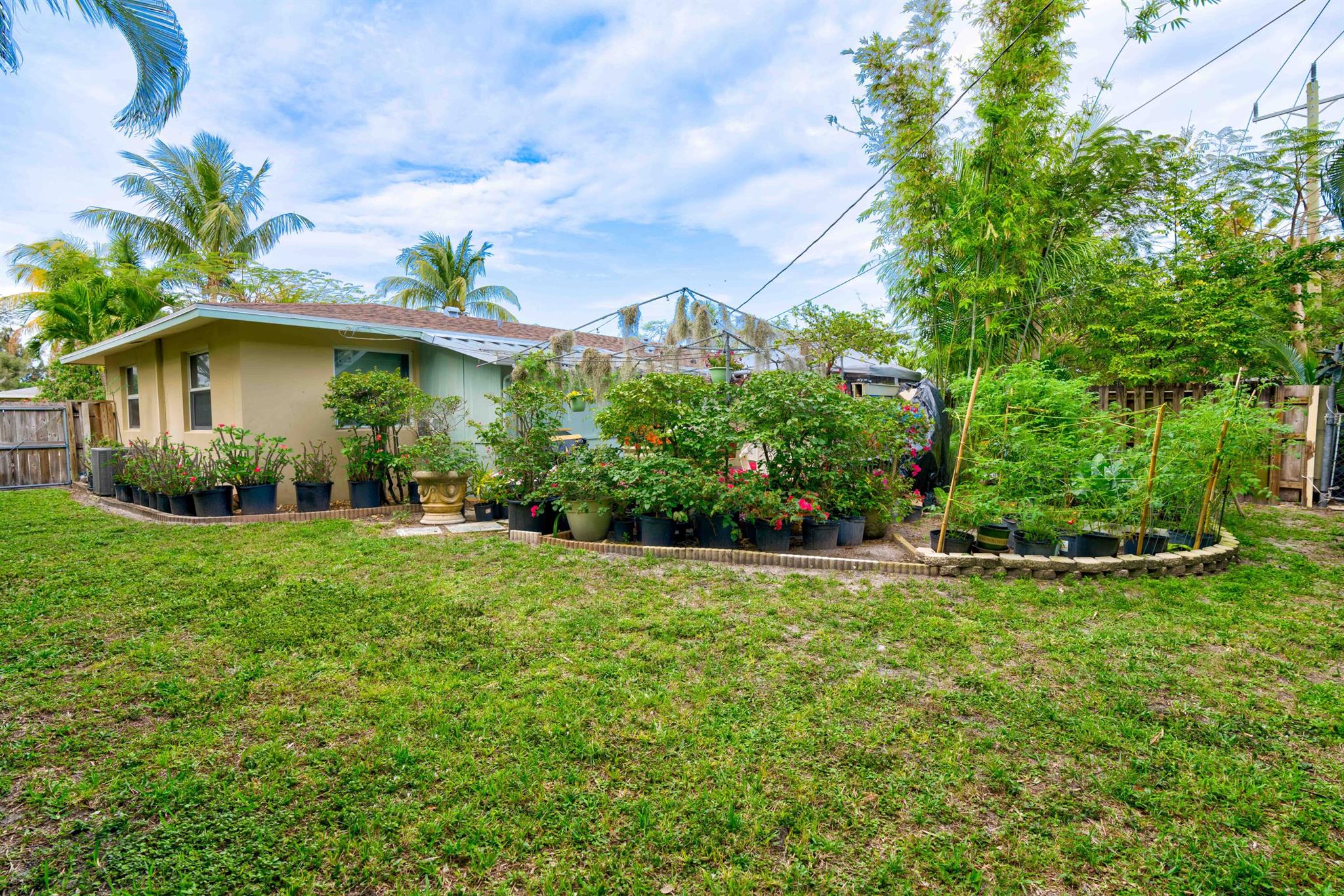 EASTVIEW MANOR - Residential Income