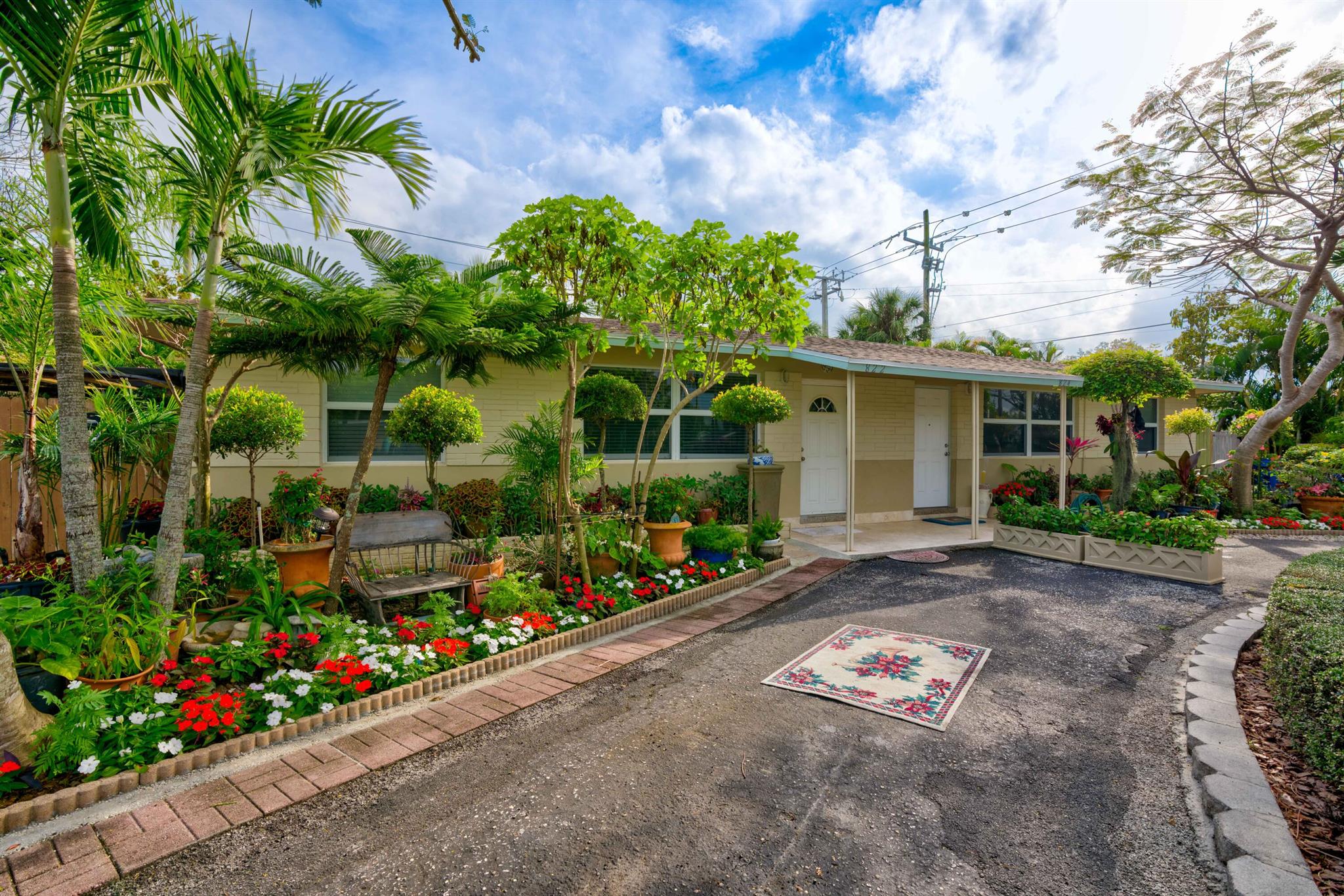 EASTVIEW MANOR - Residential Income