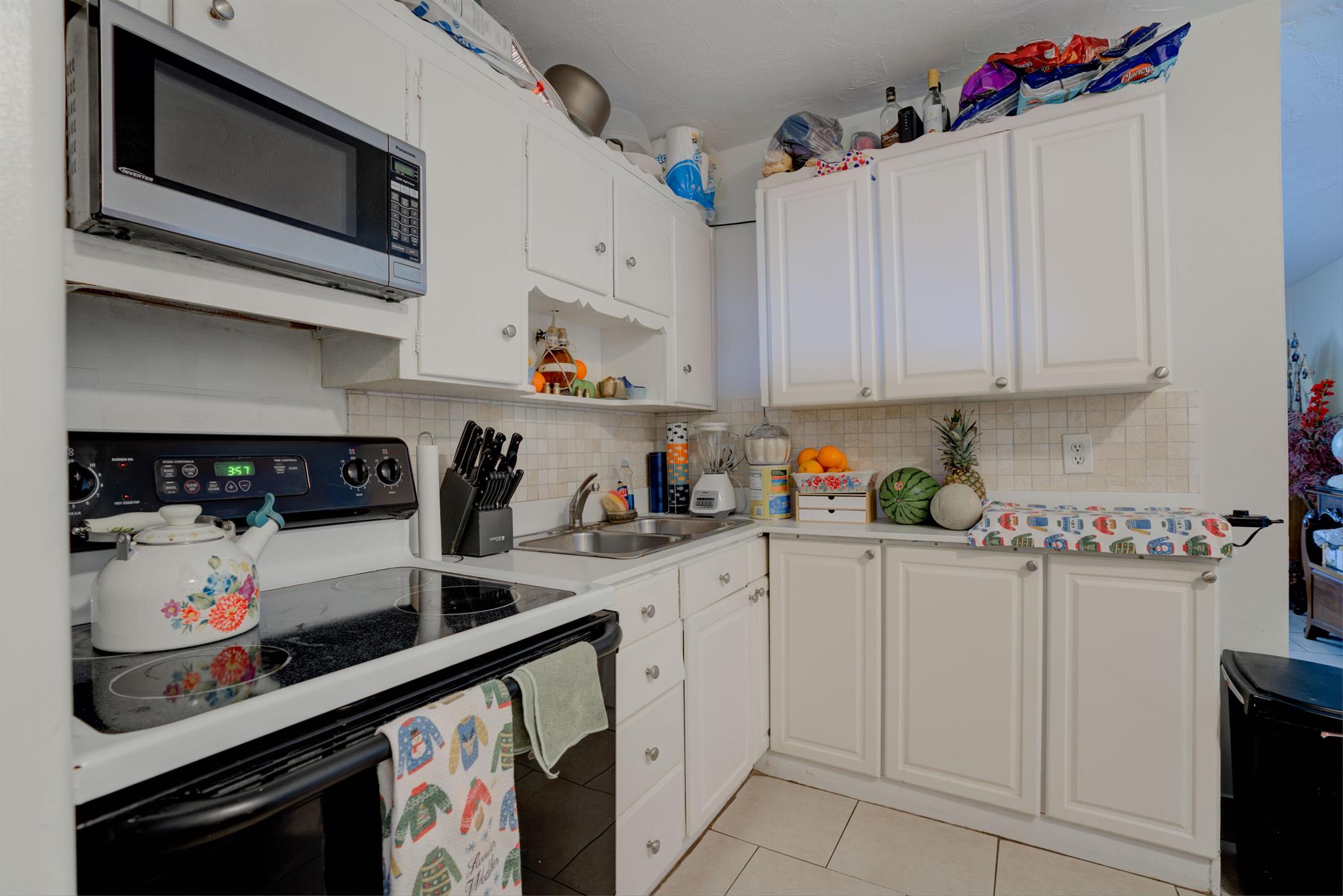 EASTVIEW MANOR - Residential Income