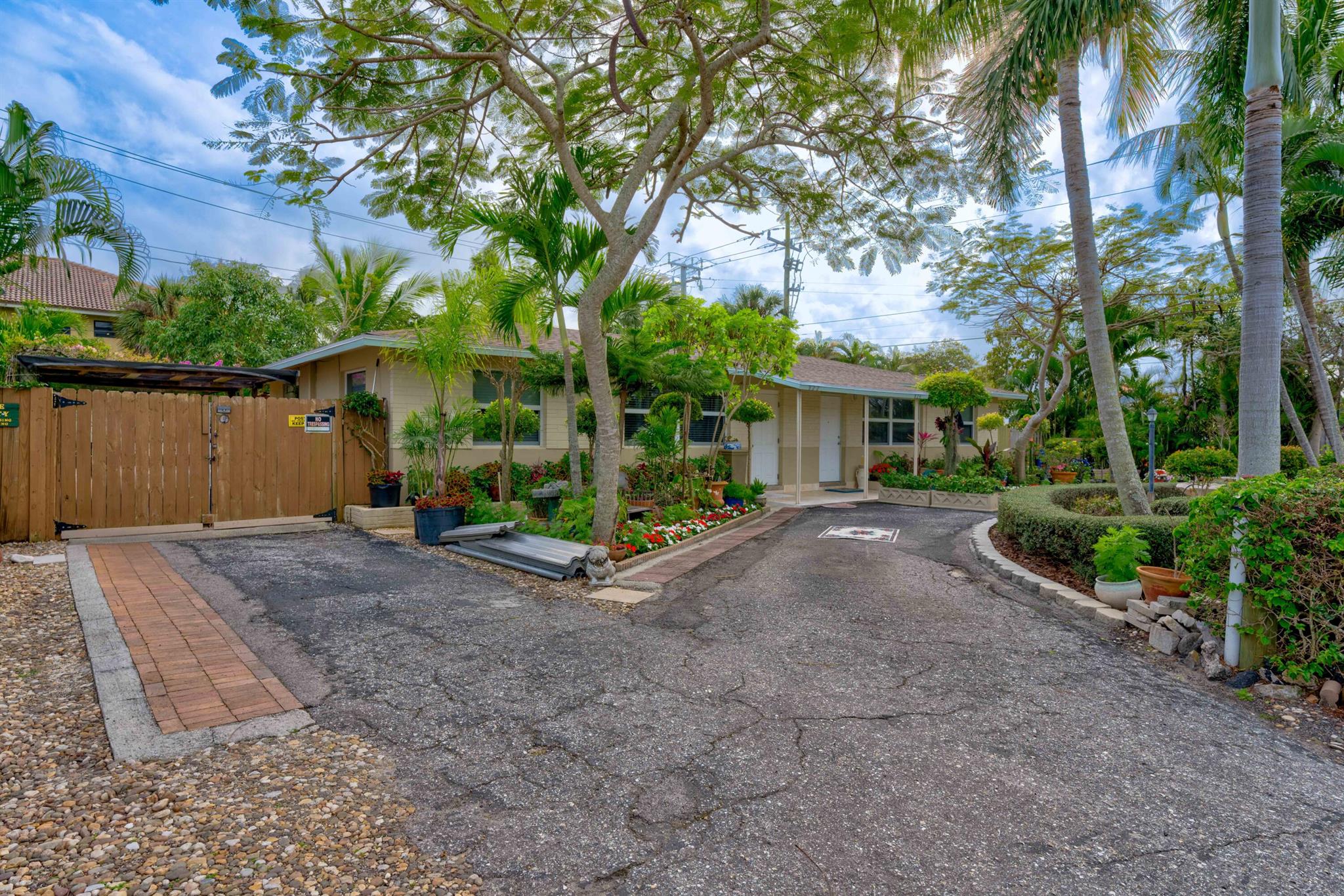 EASTVIEW MANOR - Residential Income