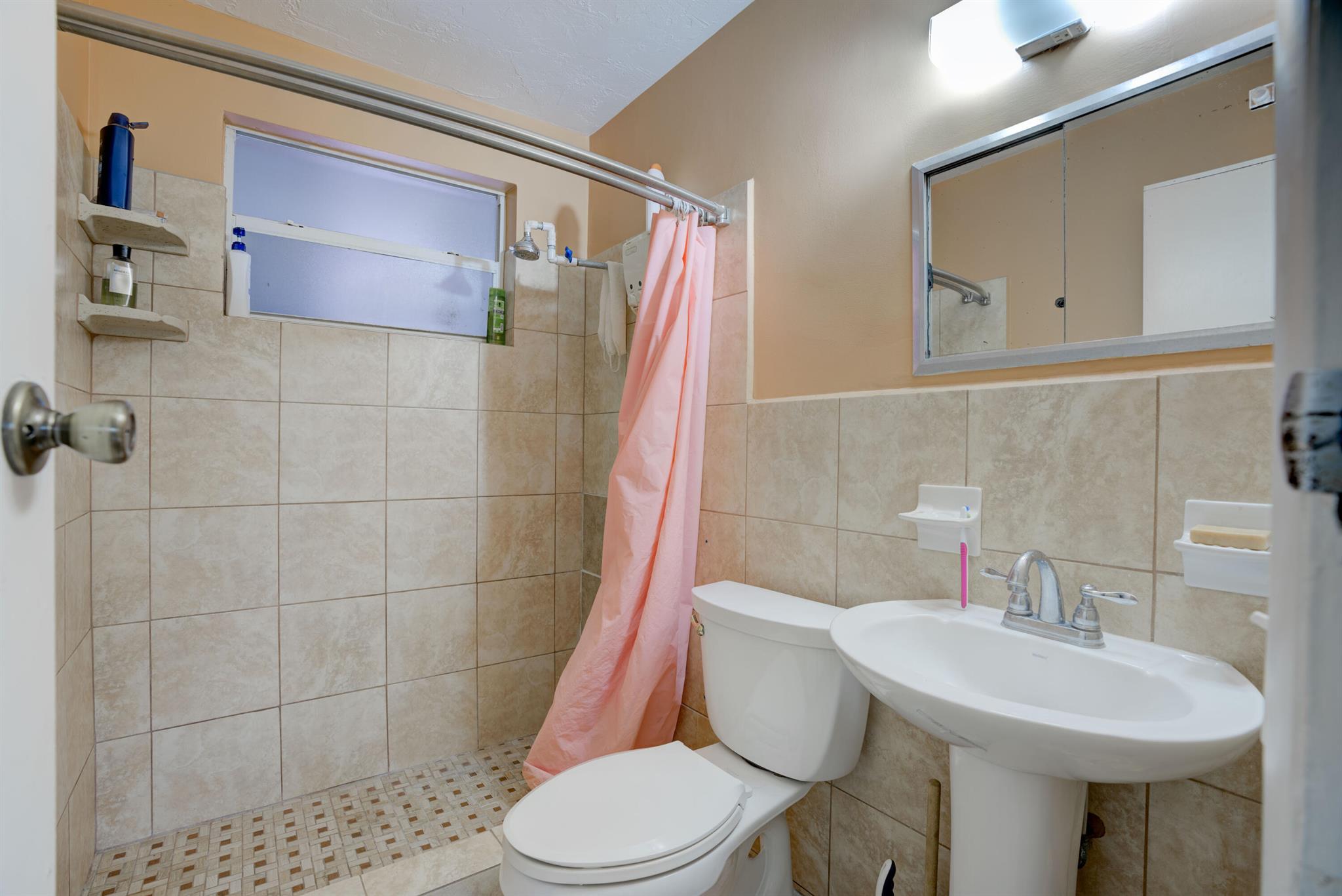 EASTVIEW MANOR - Residential Income