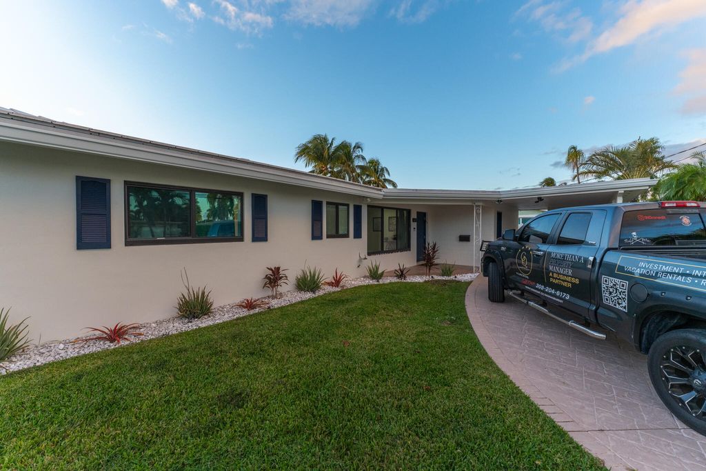 Photo of 731 SE 5th Avenue, Pompano Beach, FL 33060 (MLS # B26024150)