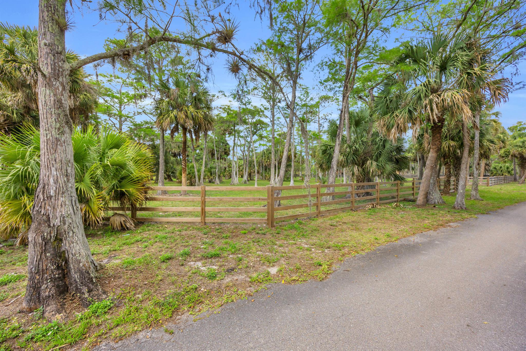 FOX TRAIL - Residential