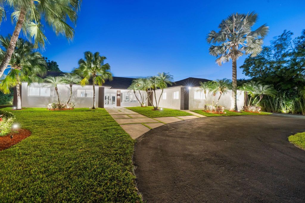 Photo of 13900 Mustang Trail, Southwest Ranches, FL 33330 (MLS # F10531292)