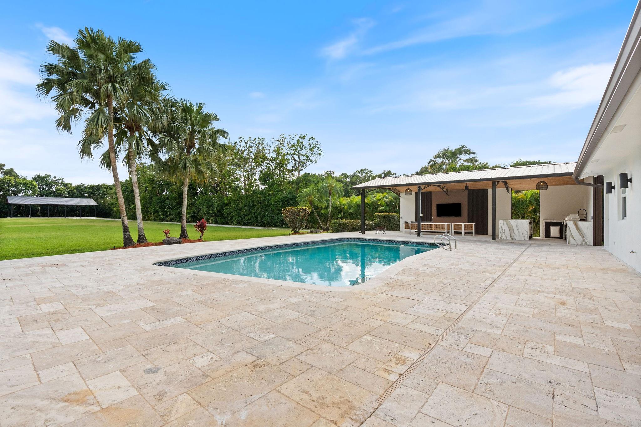 SUNSHINE RANCHES - Residential