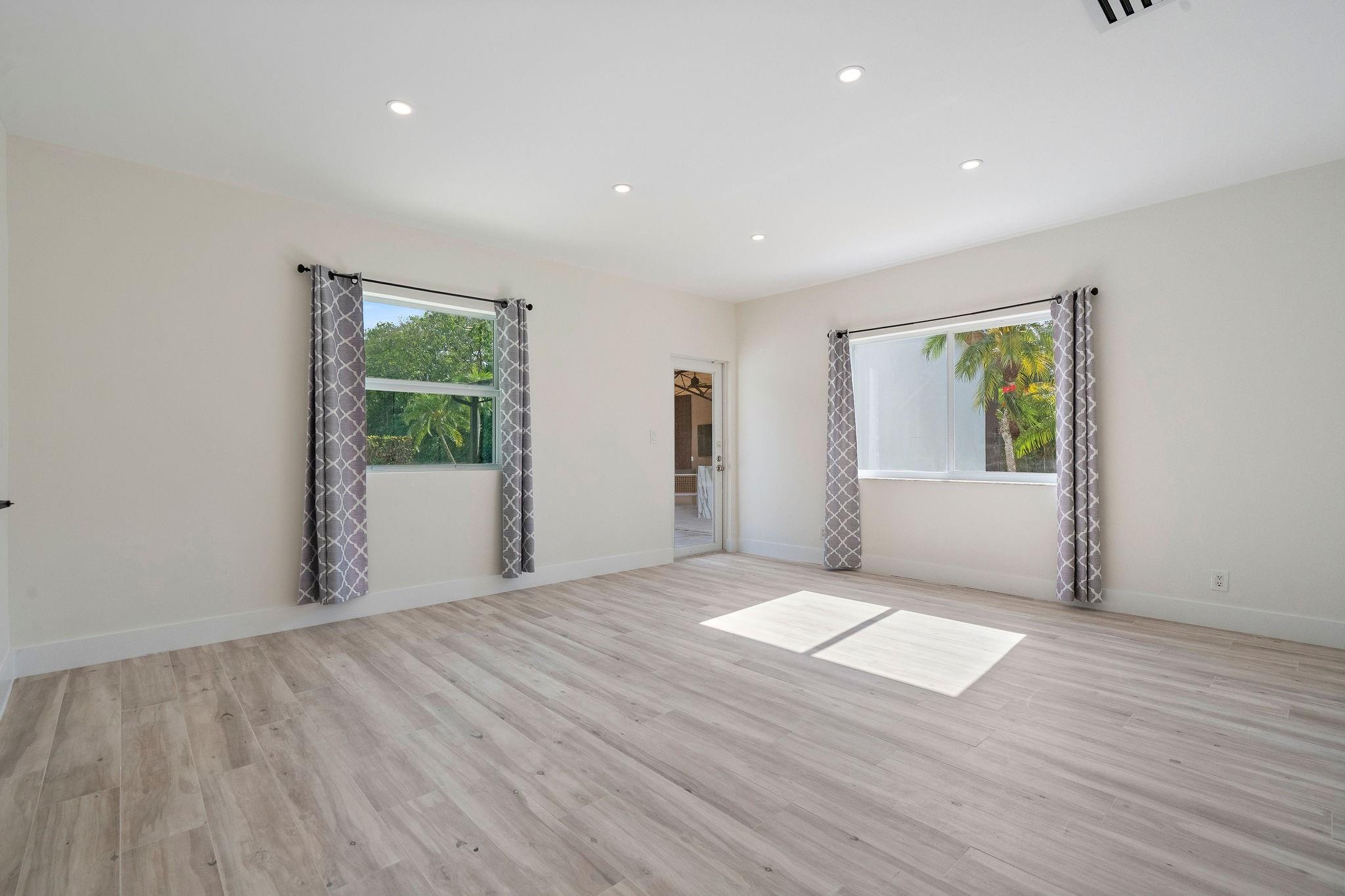 SUNSHINE RANCHES - Residential