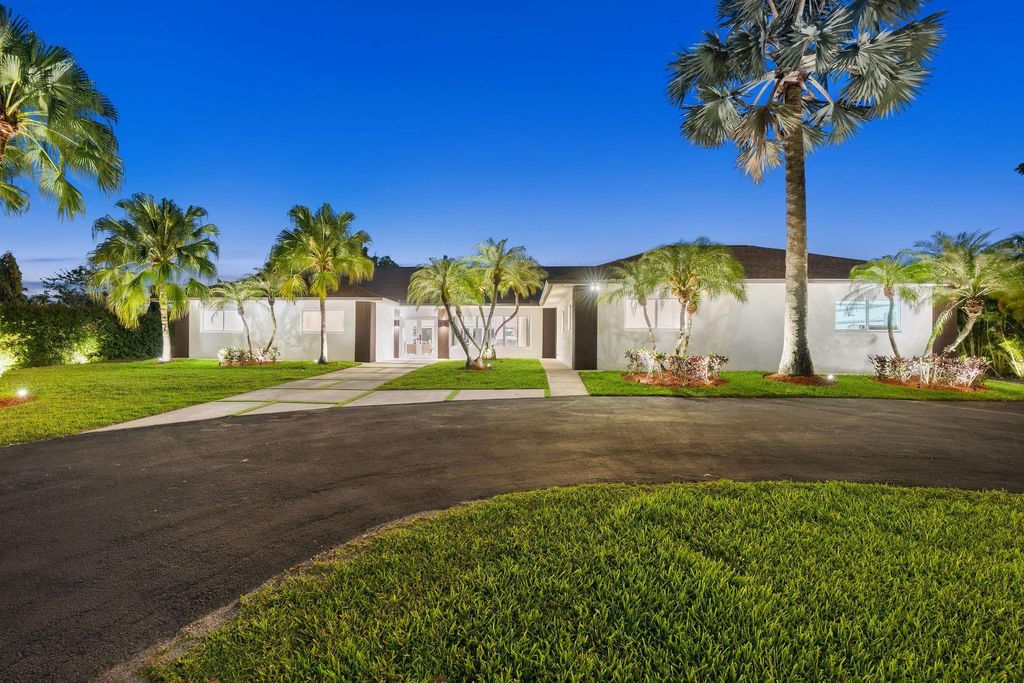Photo of 13900 Mustang Trail, Southwest Ranches, FL 33330 (MLS # F10531292)