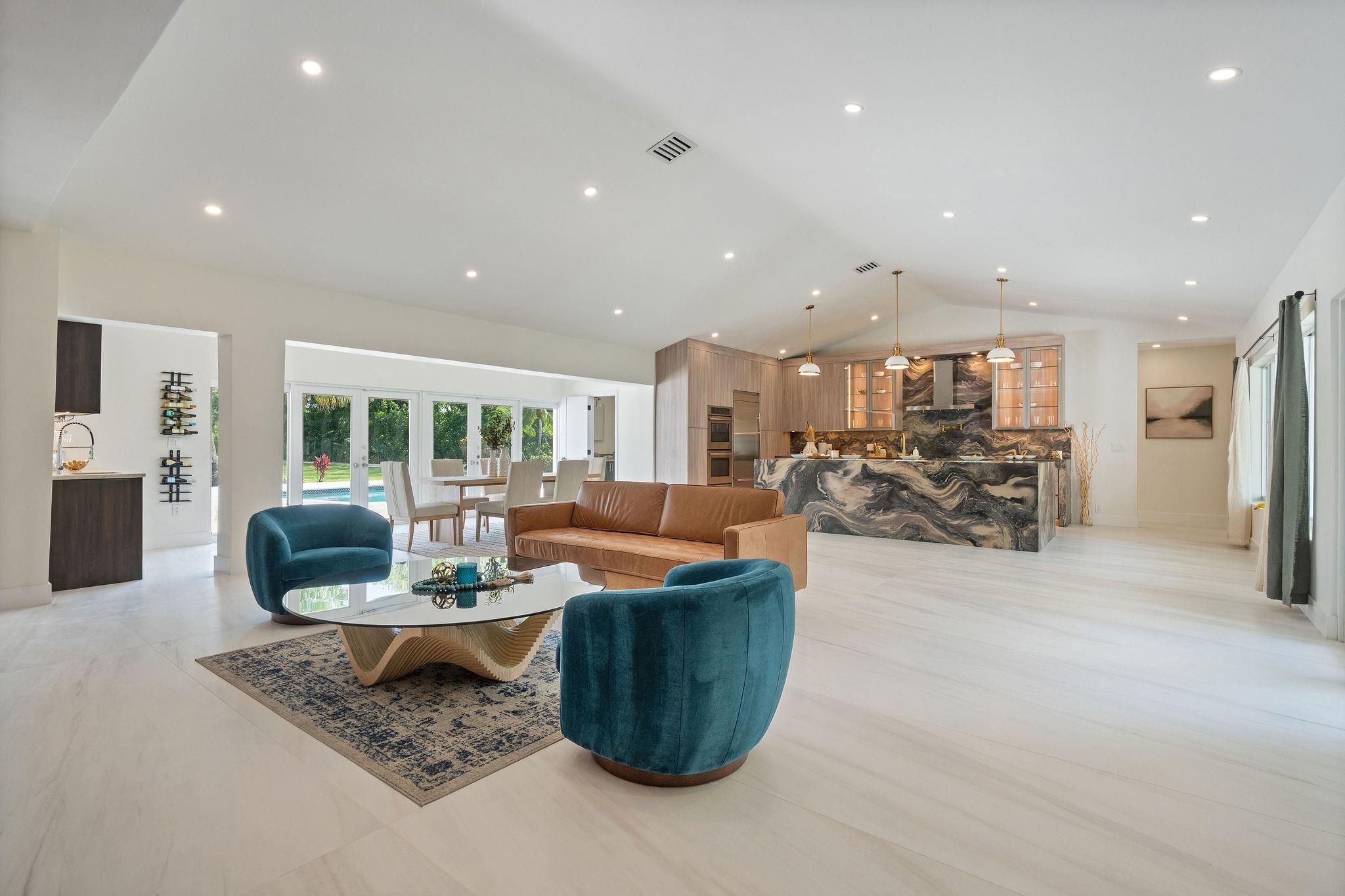 SUNSHINE RANCHES - Residential