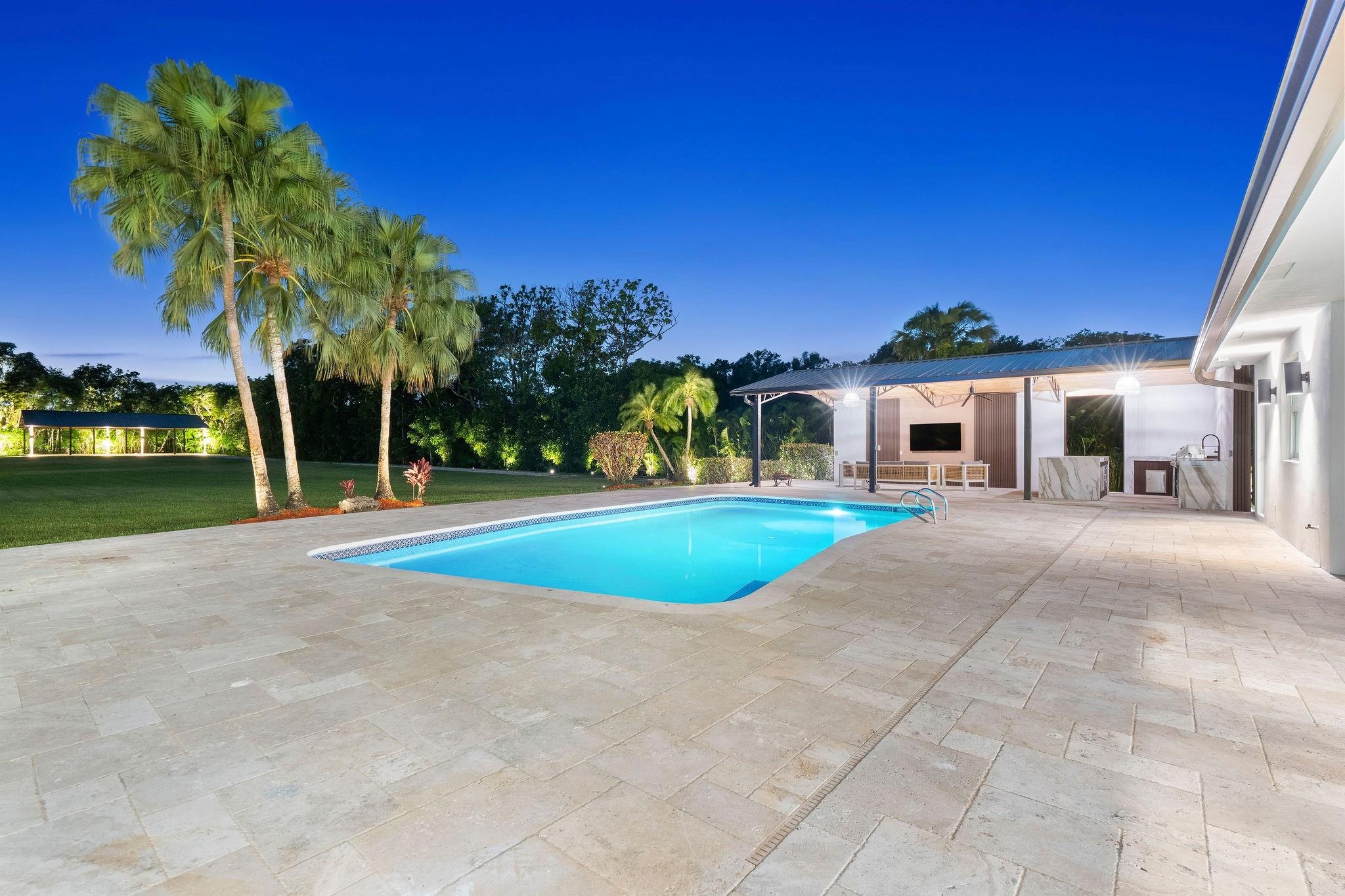 SUNSHINE RANCHES - Residential