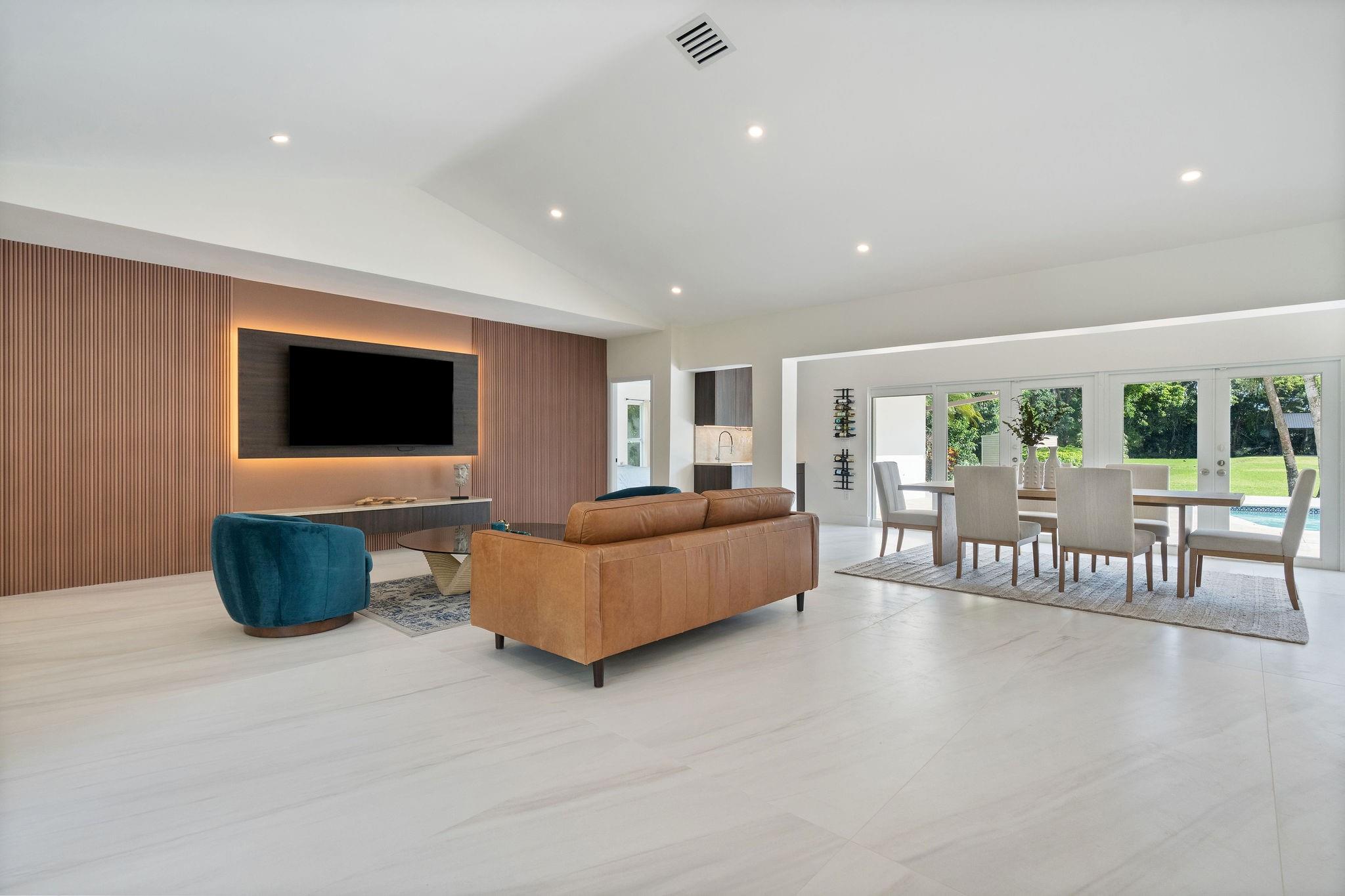 SUNSHINE RANCHES - Residential