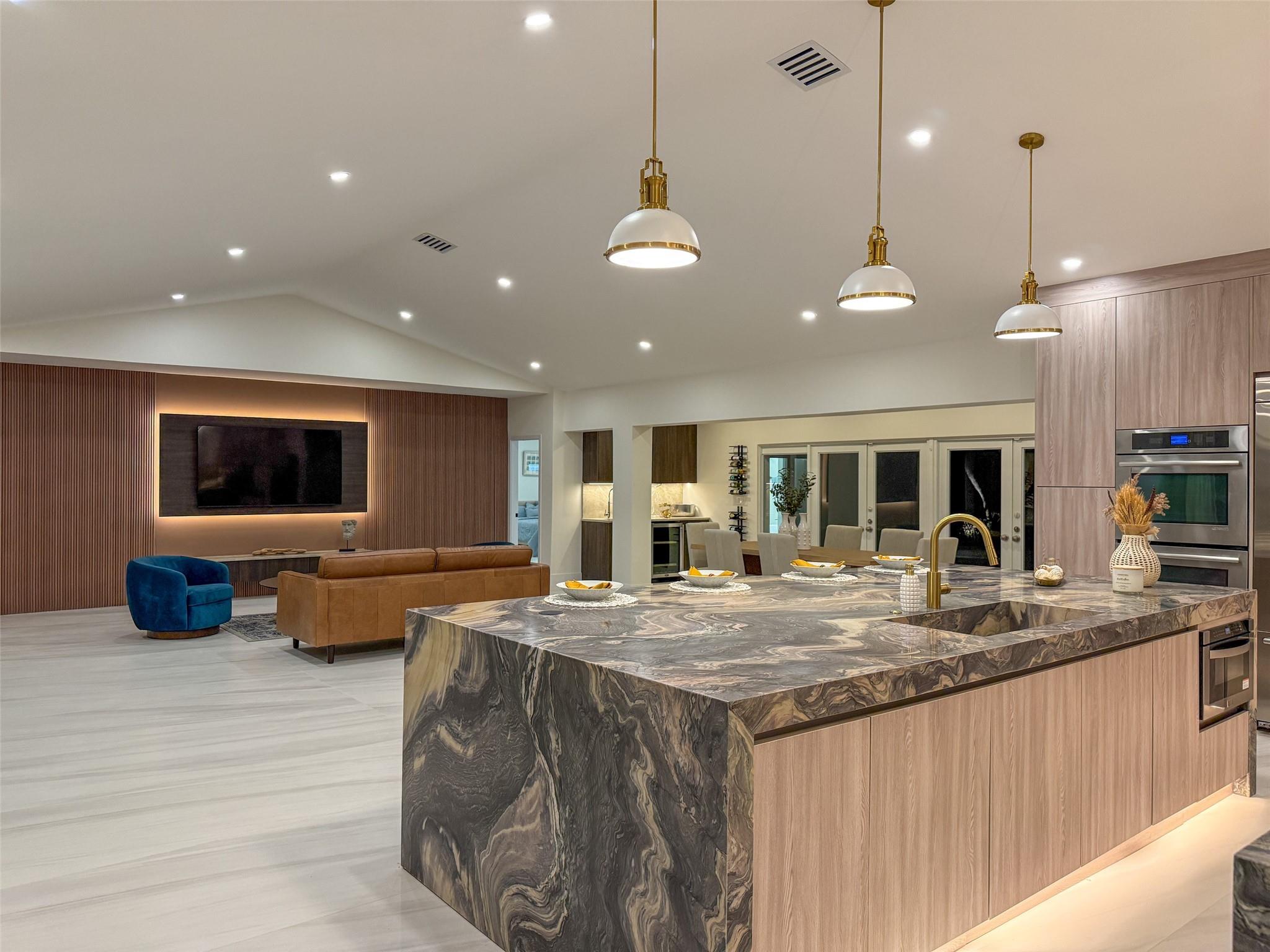 SUNSHINE RANCHES - Residential