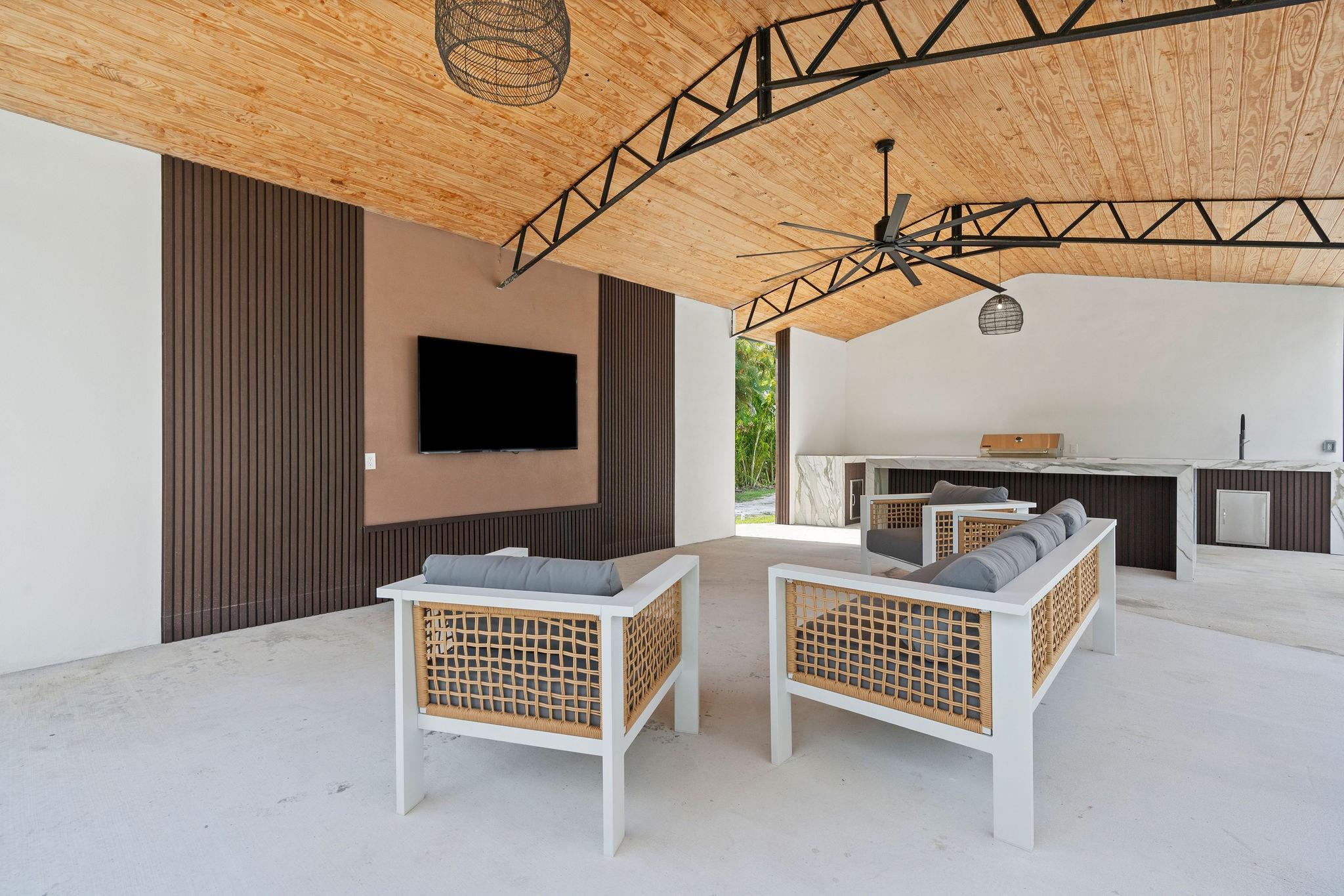 SUNSHINE RANCHES - Residential