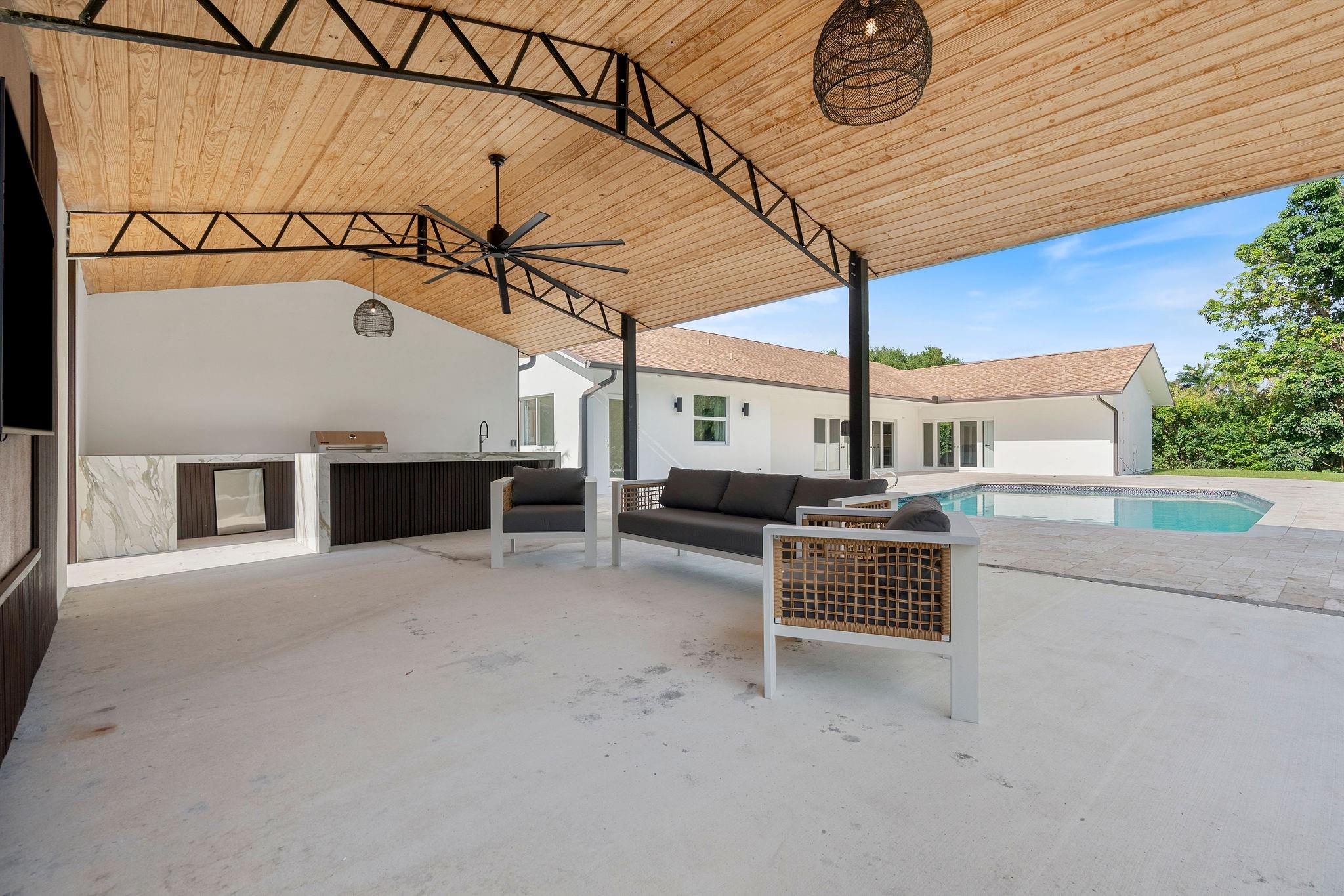 SUNSHINE RANCHES - Residential