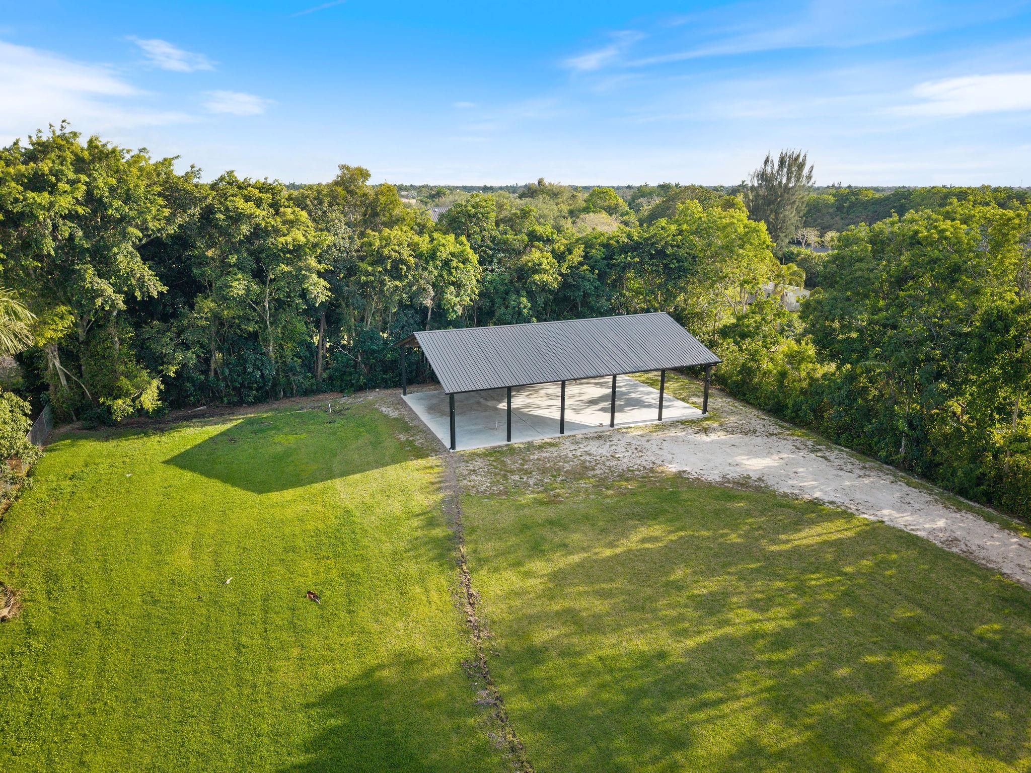 SUNSHINE RANCHES - Residential