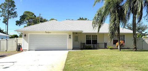 Photo of 1835 17th Avenue SW, Vero Beach, FL 32962 (MLS # R11137917)