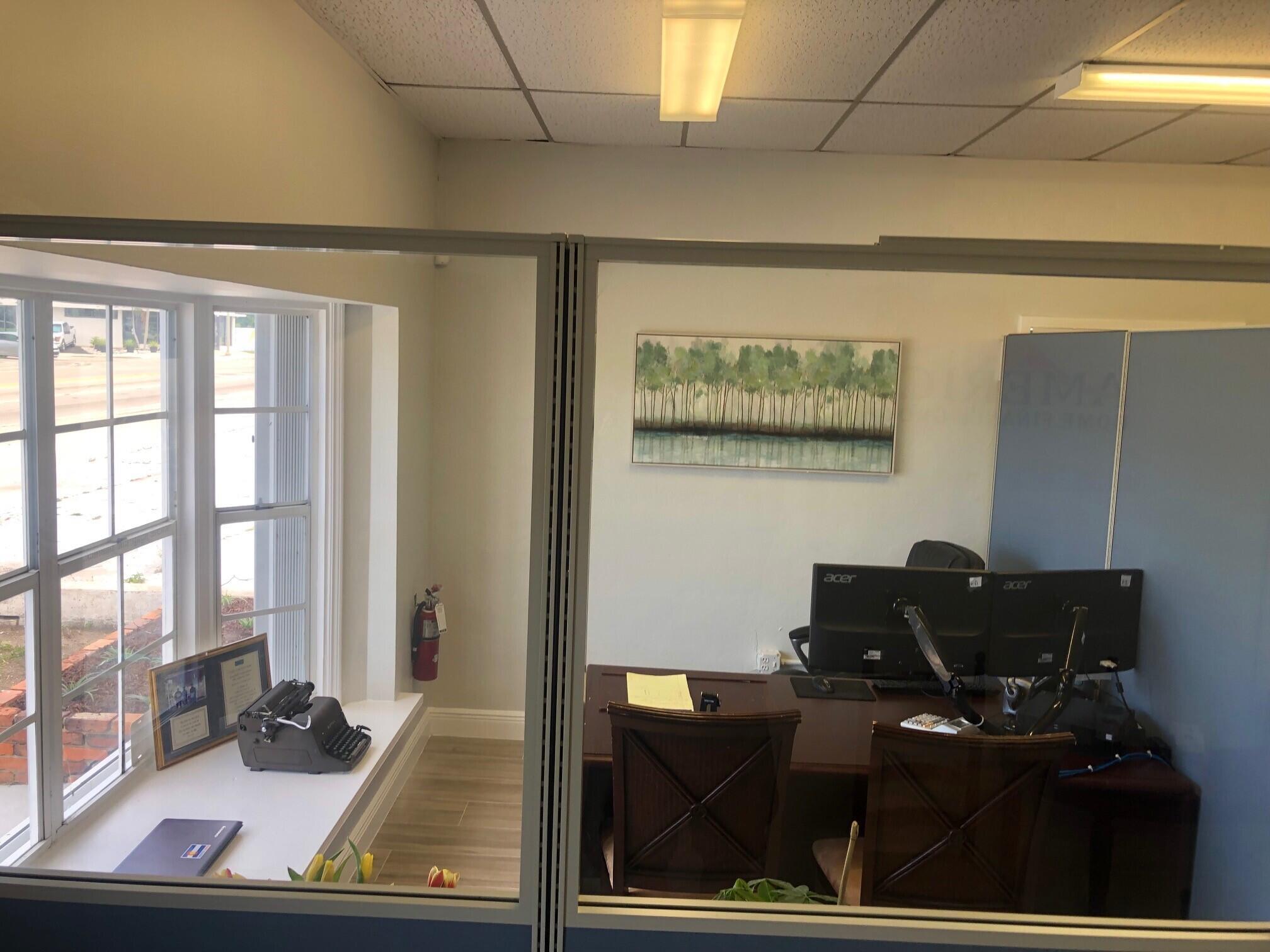 CRESTWOOD - Commercial Sale