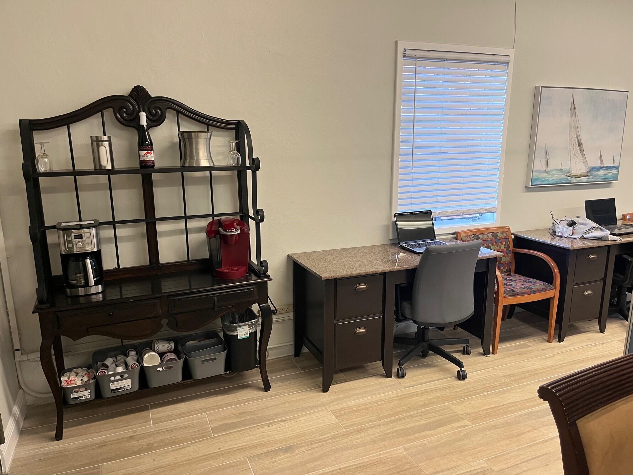 CRESTWOOD - Commercial Sale