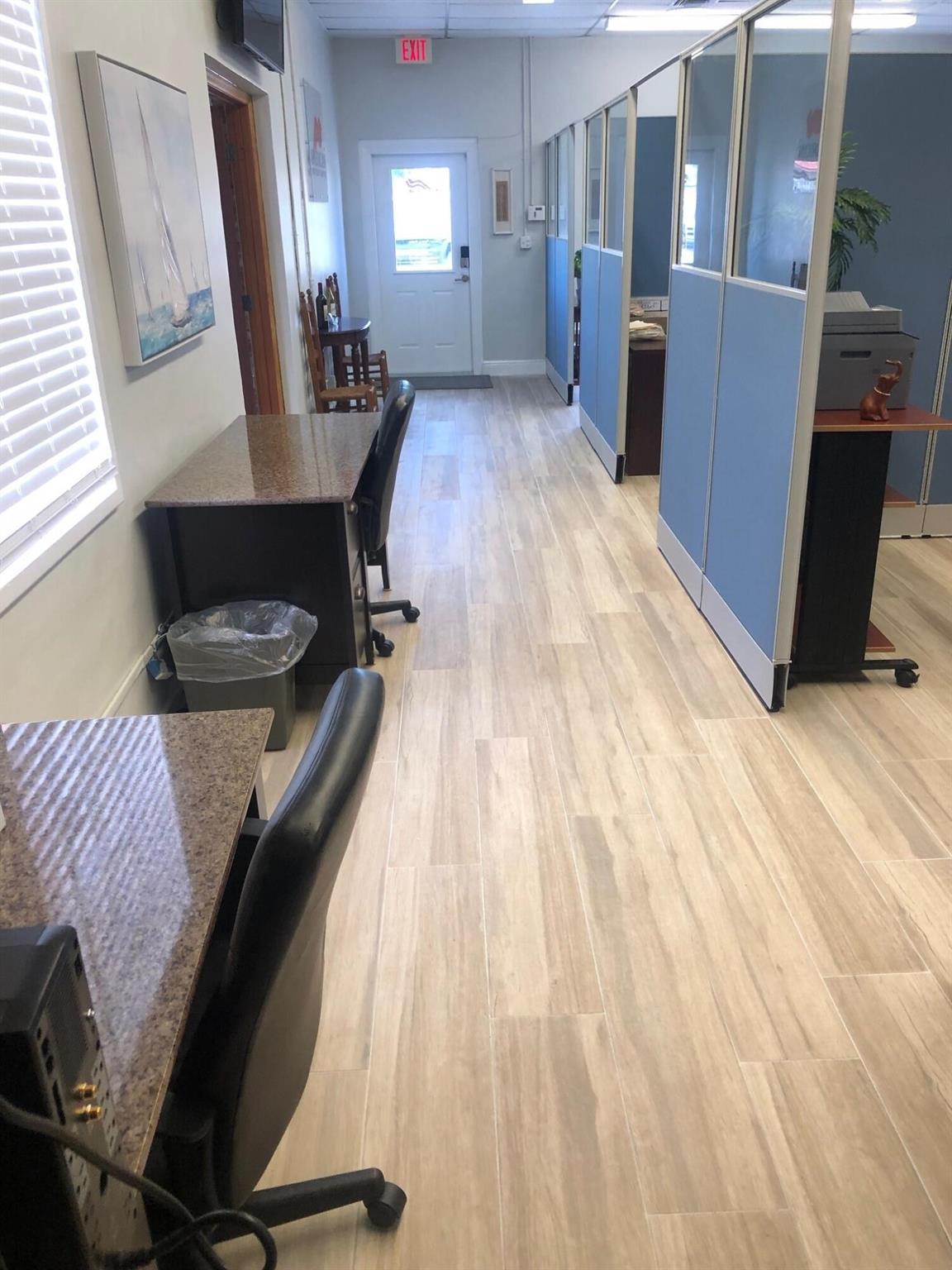 CRESTWOOD - Commercial Sale