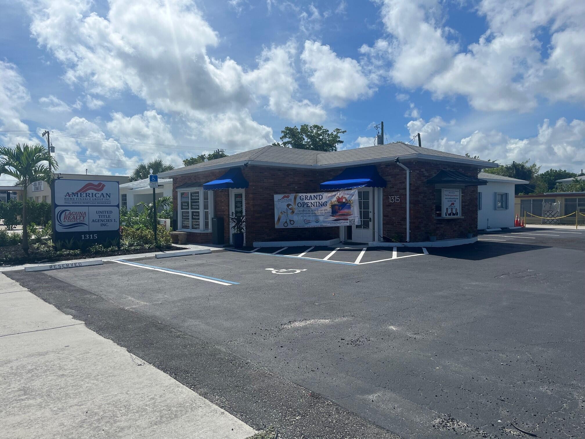 CRESTWOOD - Commercial Sale