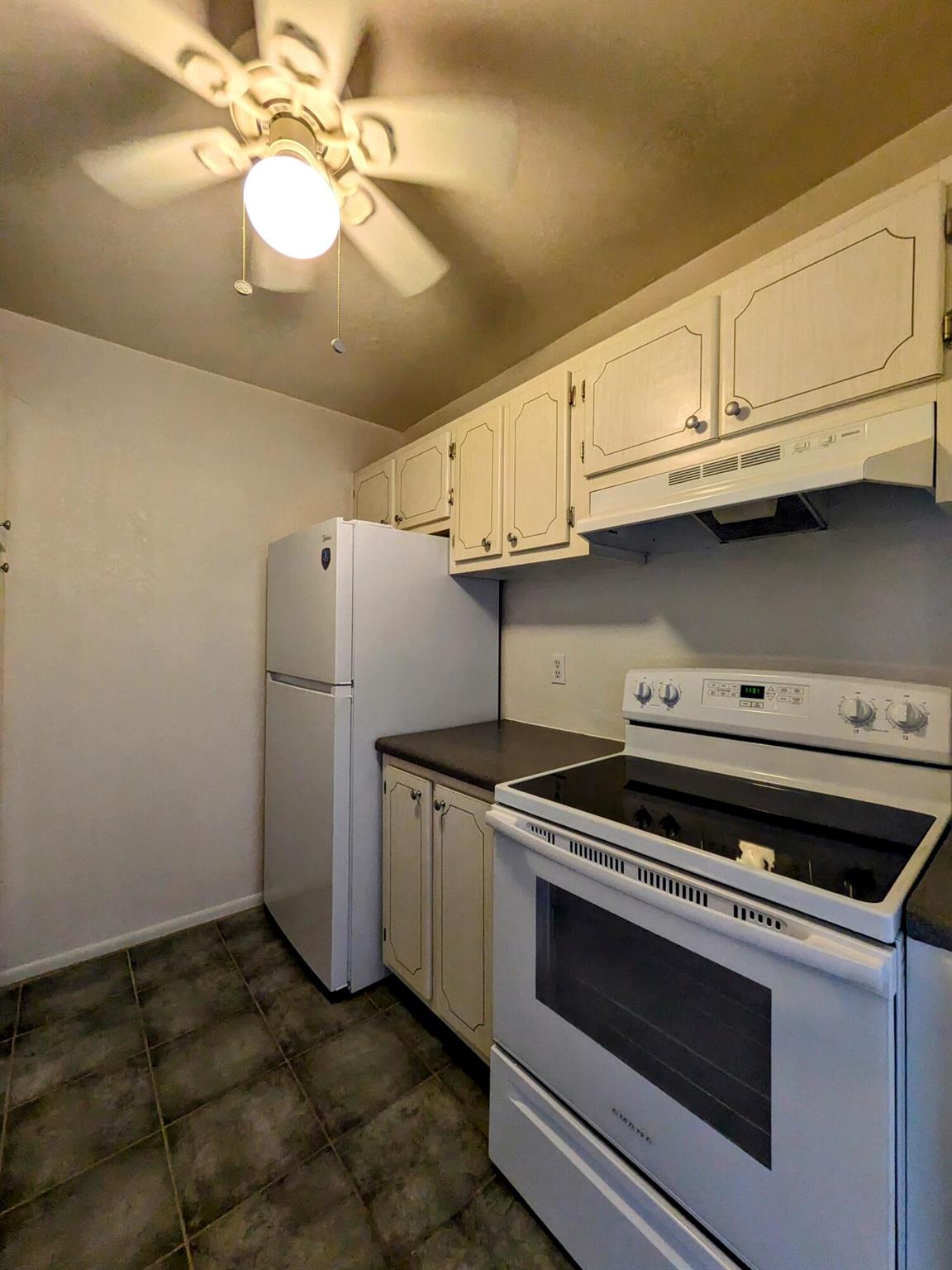 LAKE COLONY APTS THREE IN - Residential Lease