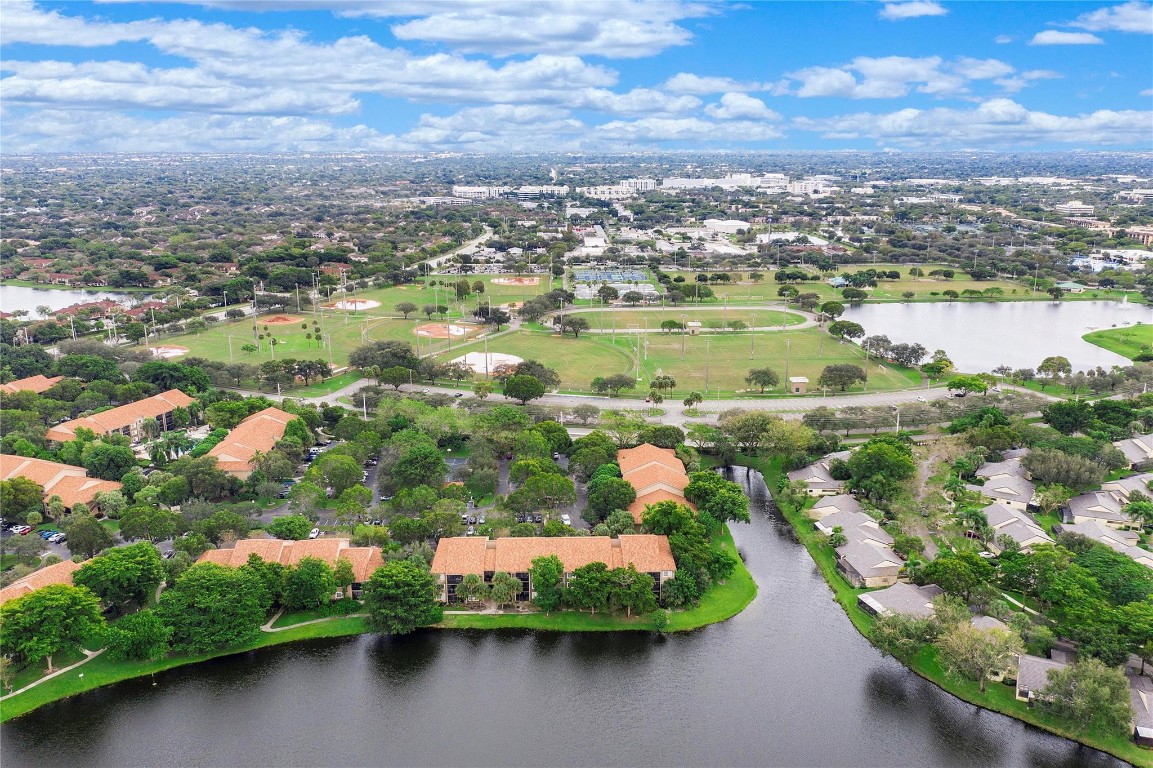 Arbor Courts at Jacaranda - Residential