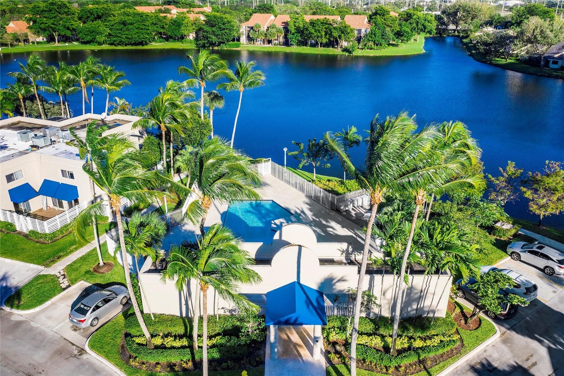 Arbor Courts at Jacaranda - Residential