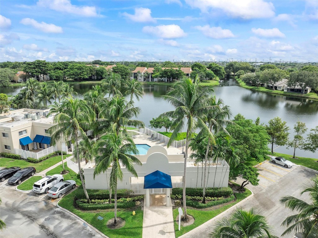 Arbor Courts at Jacaranda - Residential