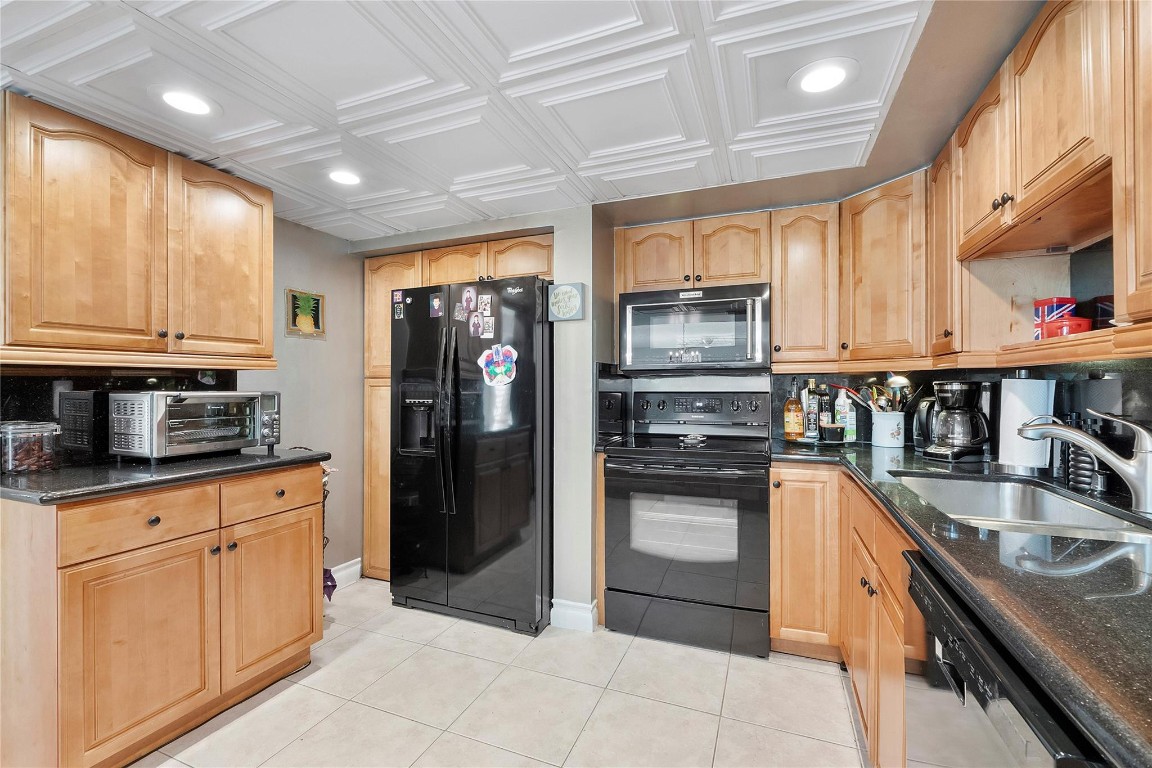 Arbor Courts at Jacaranda - Residential