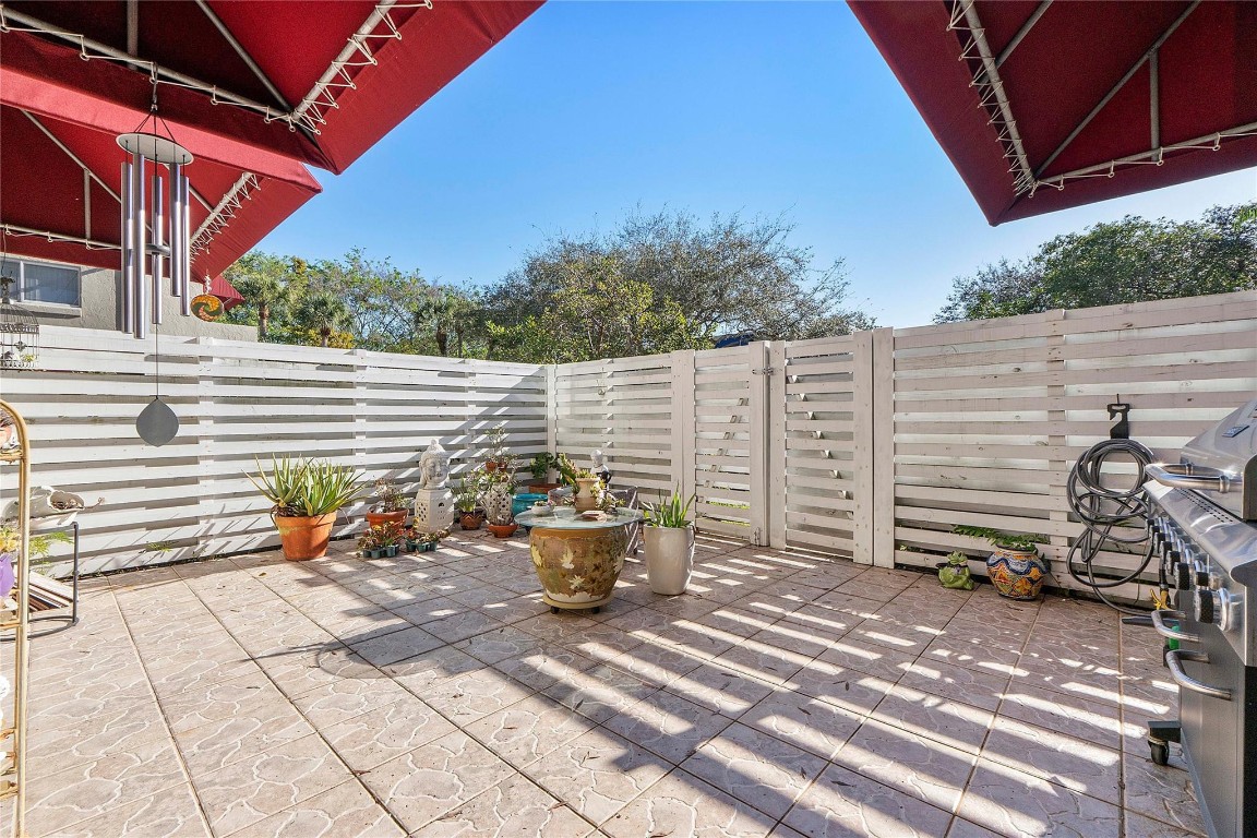 Arbor Courts at Jacaranda - Residential