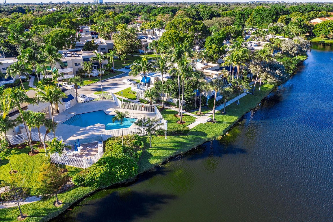 Arbor Courts at Jacaranda - Residential