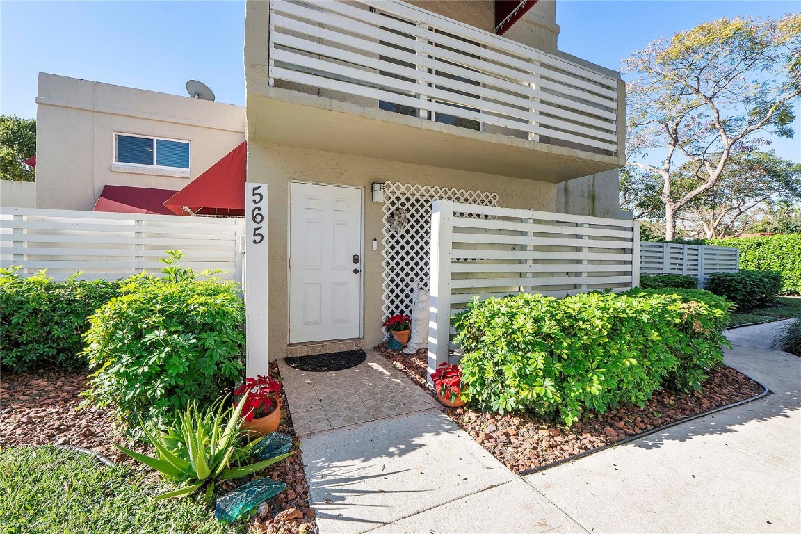 Arbor Courts at Jacaranda - Residential